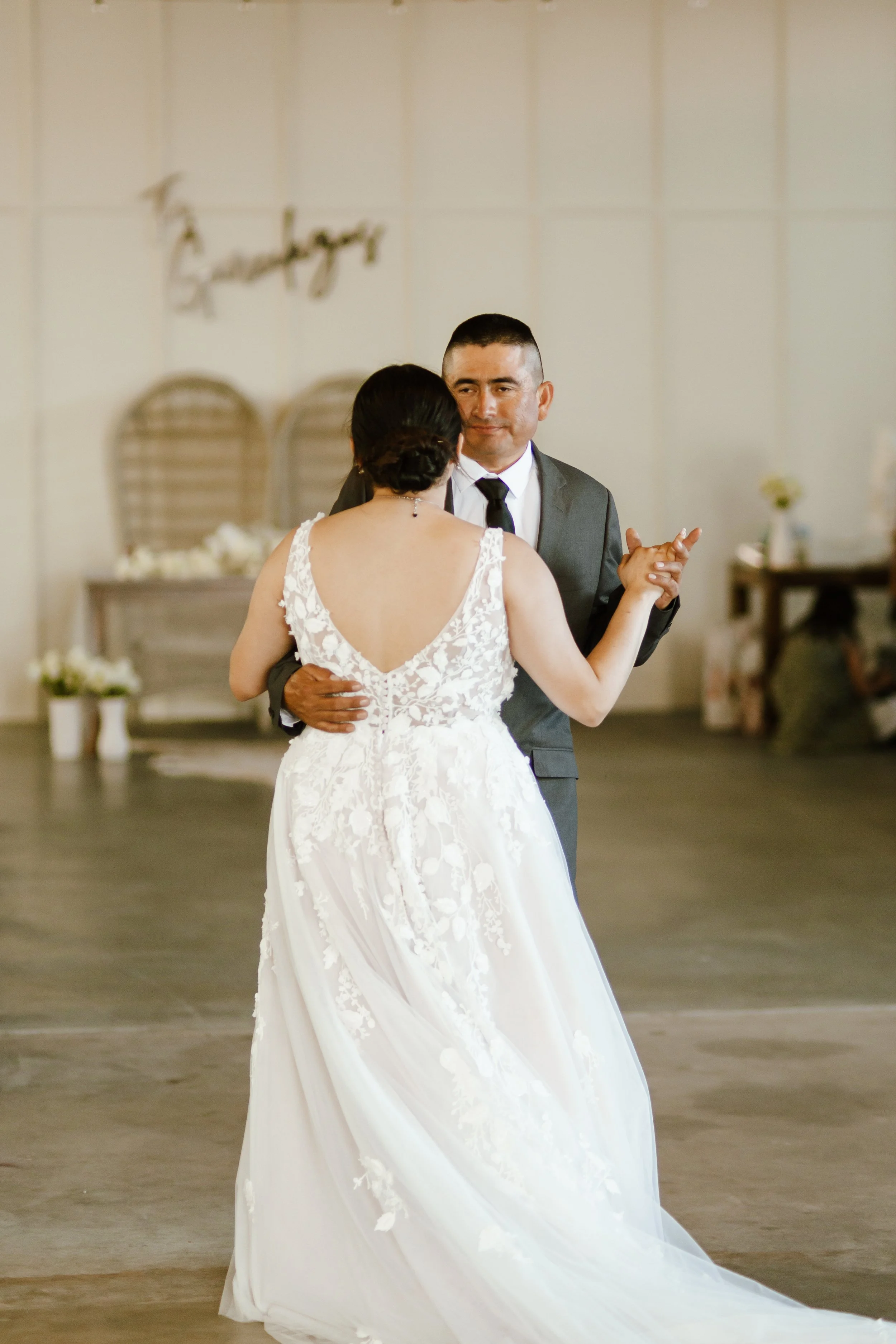 Hailey Nicole Creative | North Texas Western + Wedding Photographer | Rustic Boho Wedding in Tri-Cities, WA at Willow Inspired
