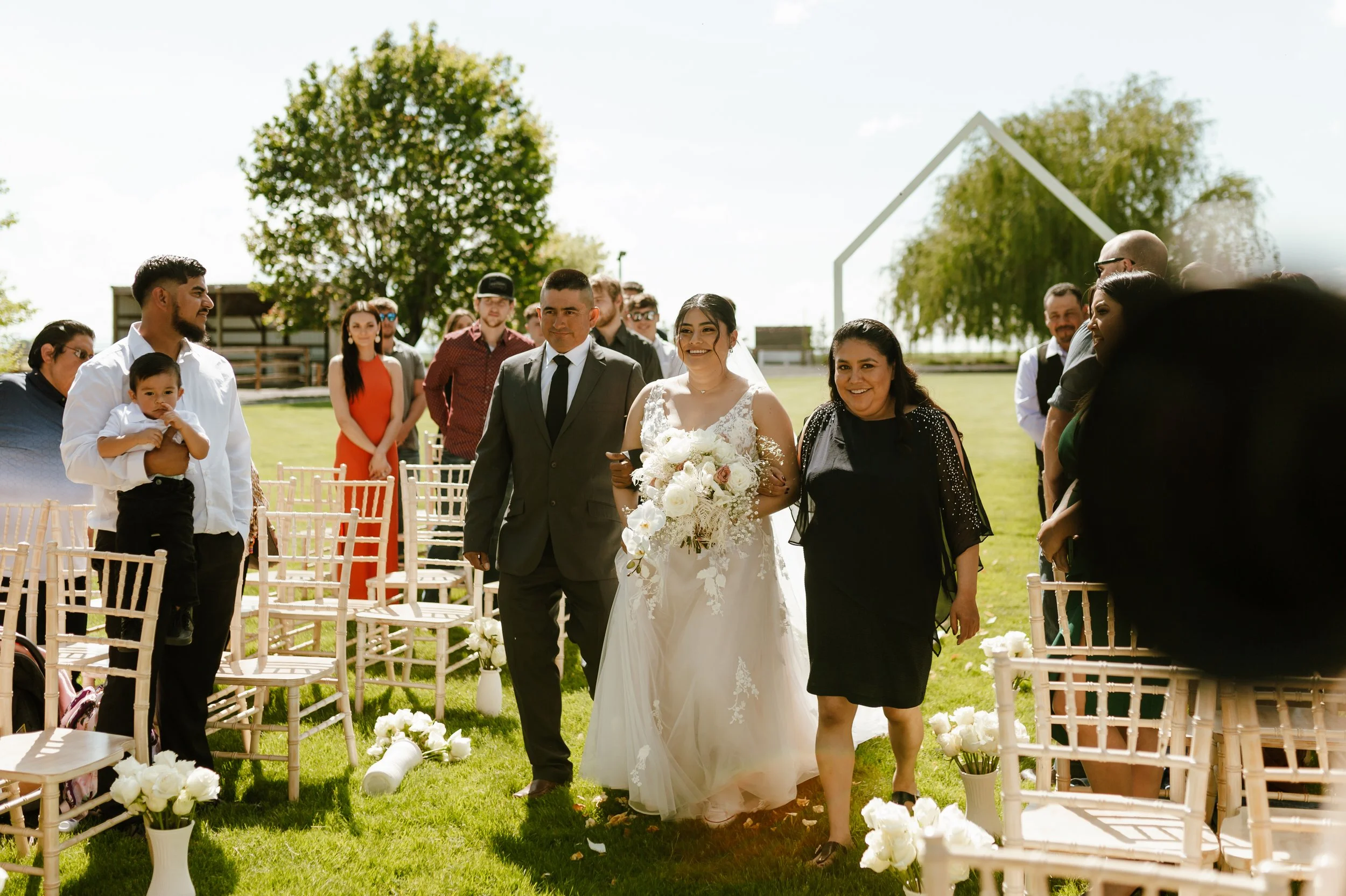 Hailey Nicole Creative | North Texas Western + Wedding Photographer | Rustic Boho Wedding in Tri-Cities, WA at Willow Inspired