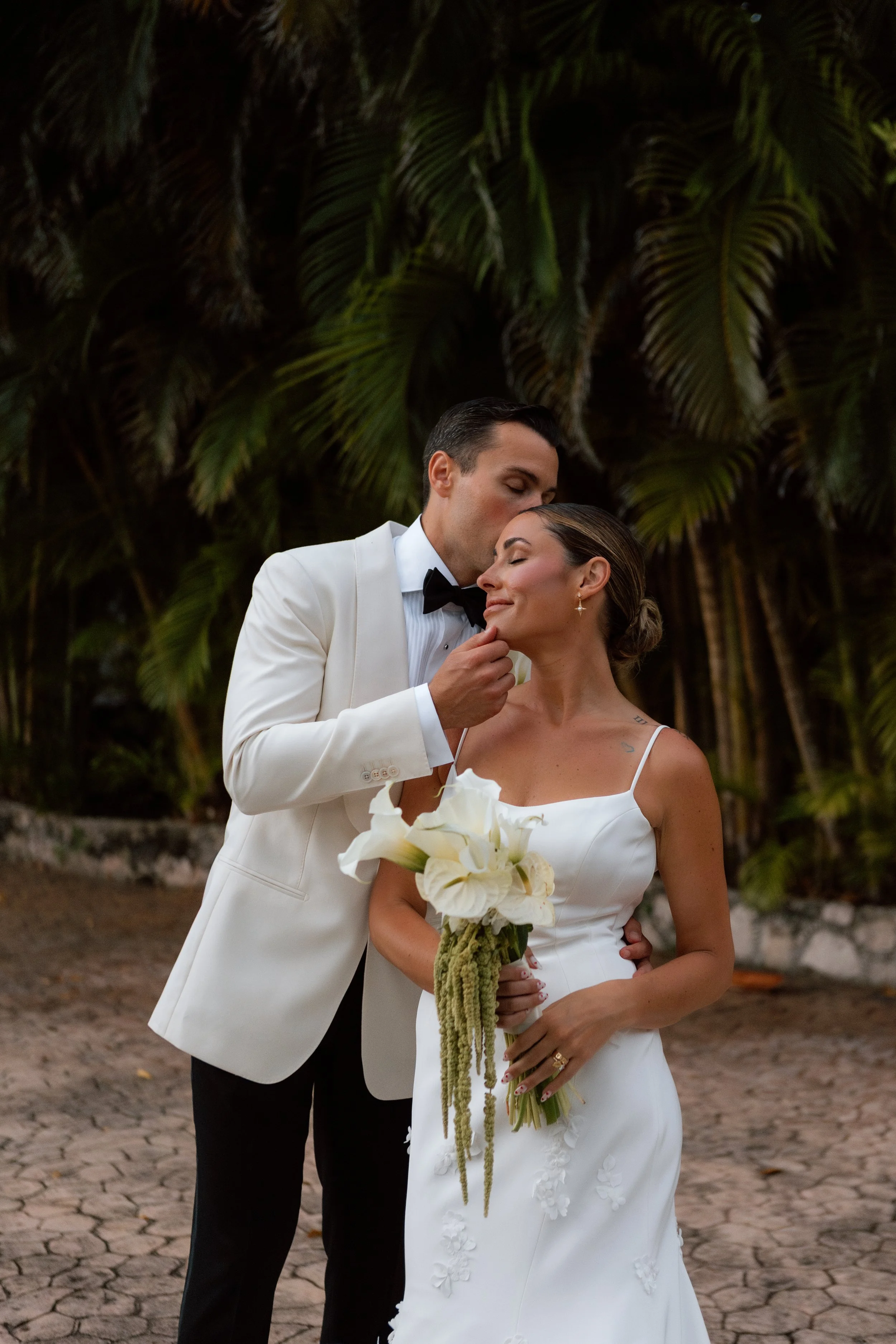 By-Hailey-Nicole-Photo-high-end-luxury-DFW-Texas-Destination-wedding-Photographer-Mexico-Cozumel-sneaks-79.jpg