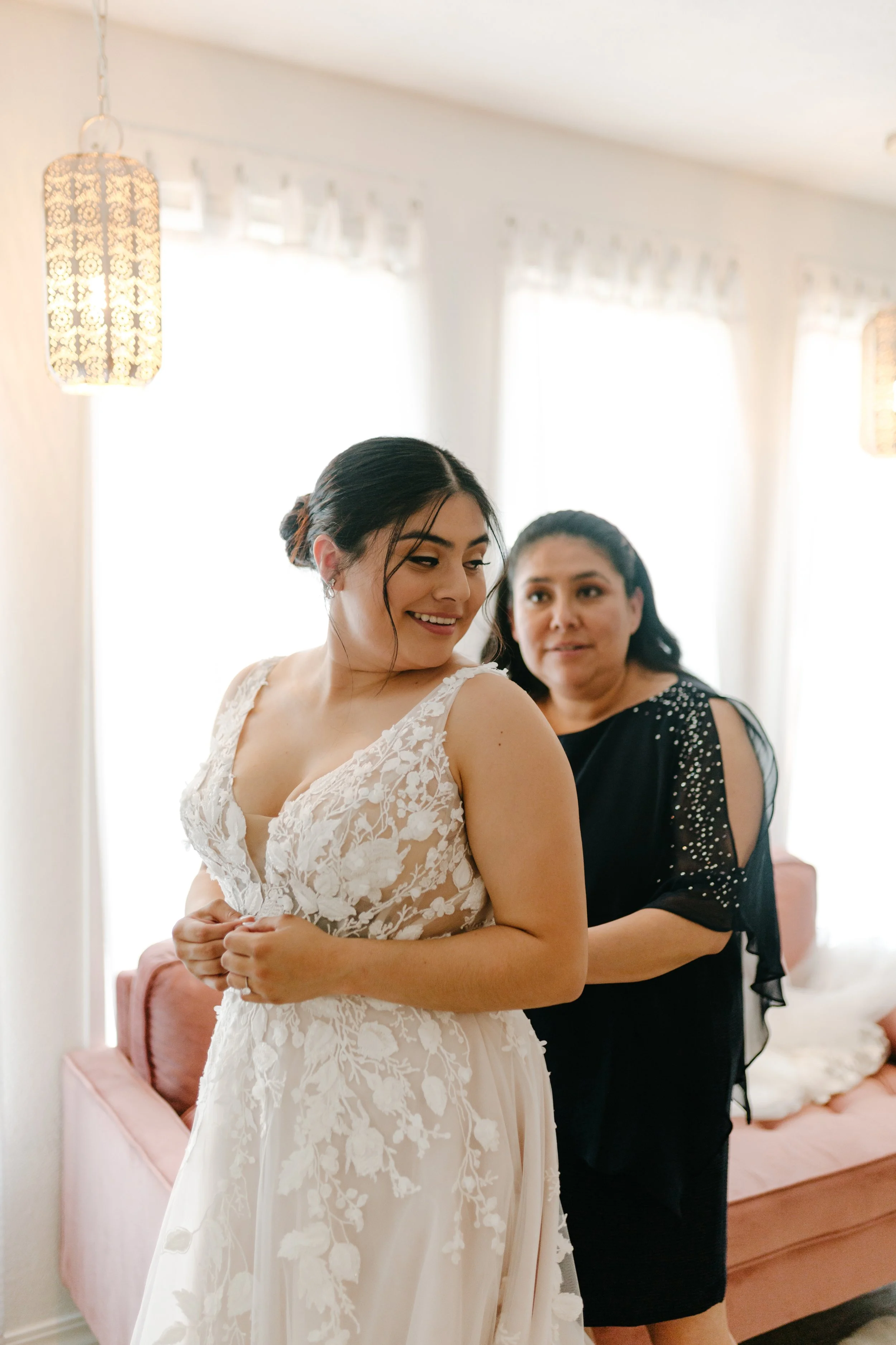 Hailey Nicole Creative | North Texas Western + Wedding Photographer | Rustic Boho Wedding in Tri-Cities, WA at Willow Inspired