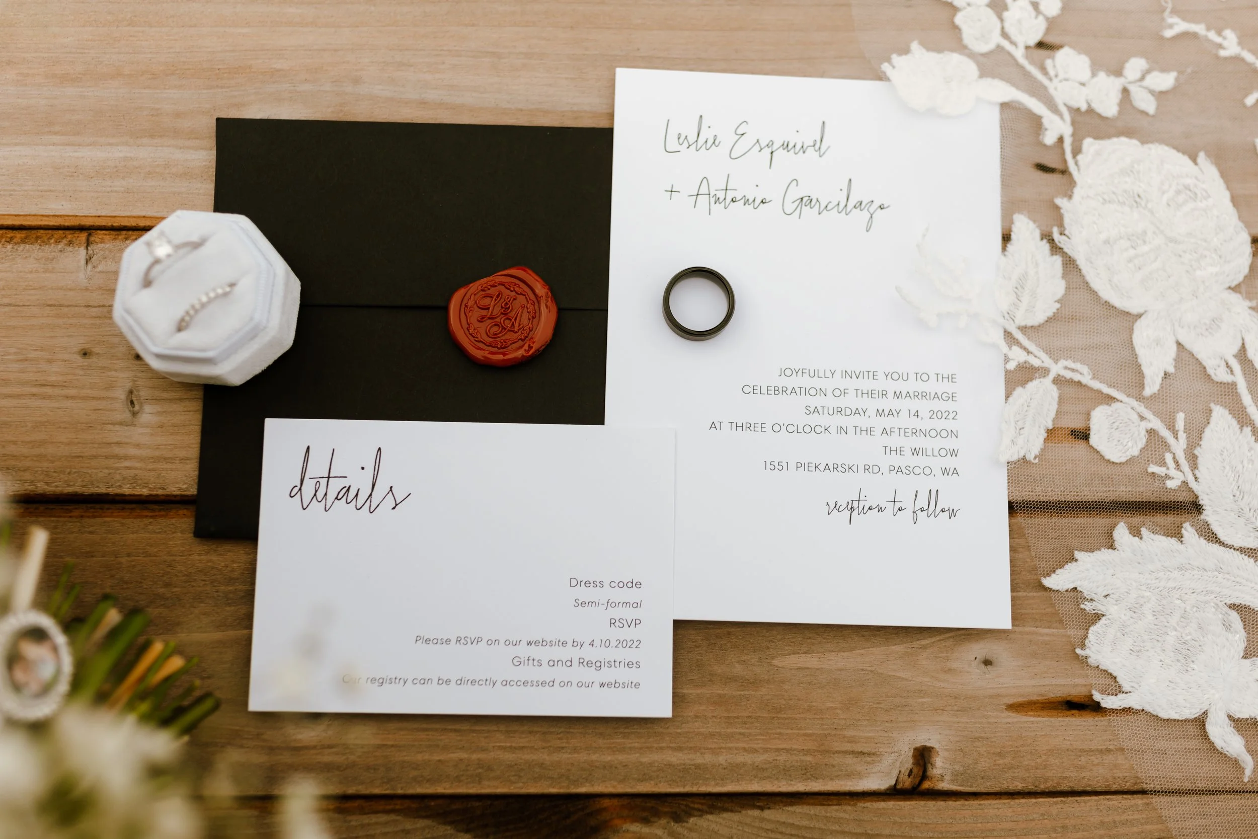 Hailey Nicole Creative | North Texas Western + Wedding Photographer | Rustic Boho Wedding in Tri-Cities, WA at Willow Inspired