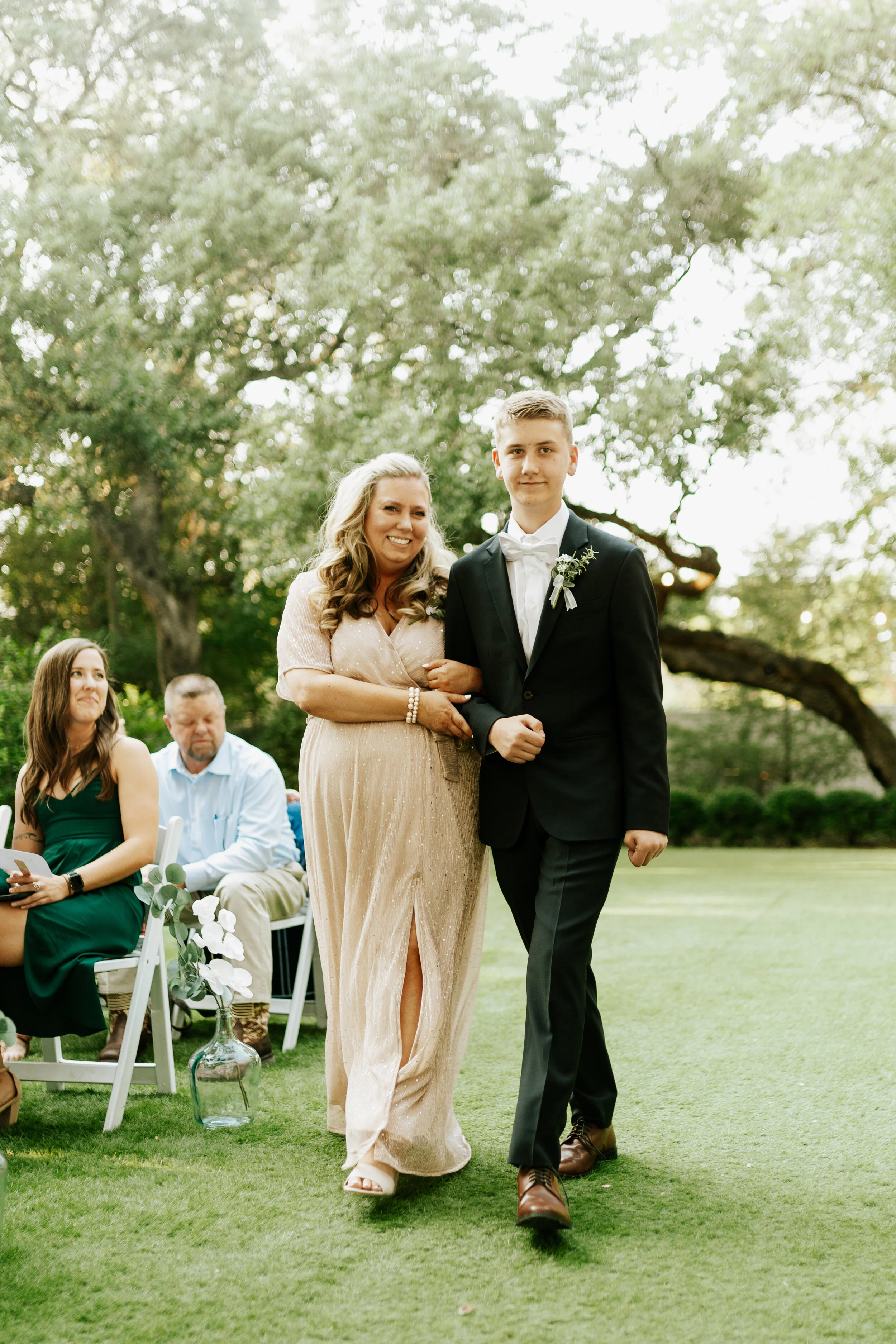 Hailey Nicole Creative modern, minimal, and romantic summer wedding at the Gardens at West Green in San Antonio, Texas