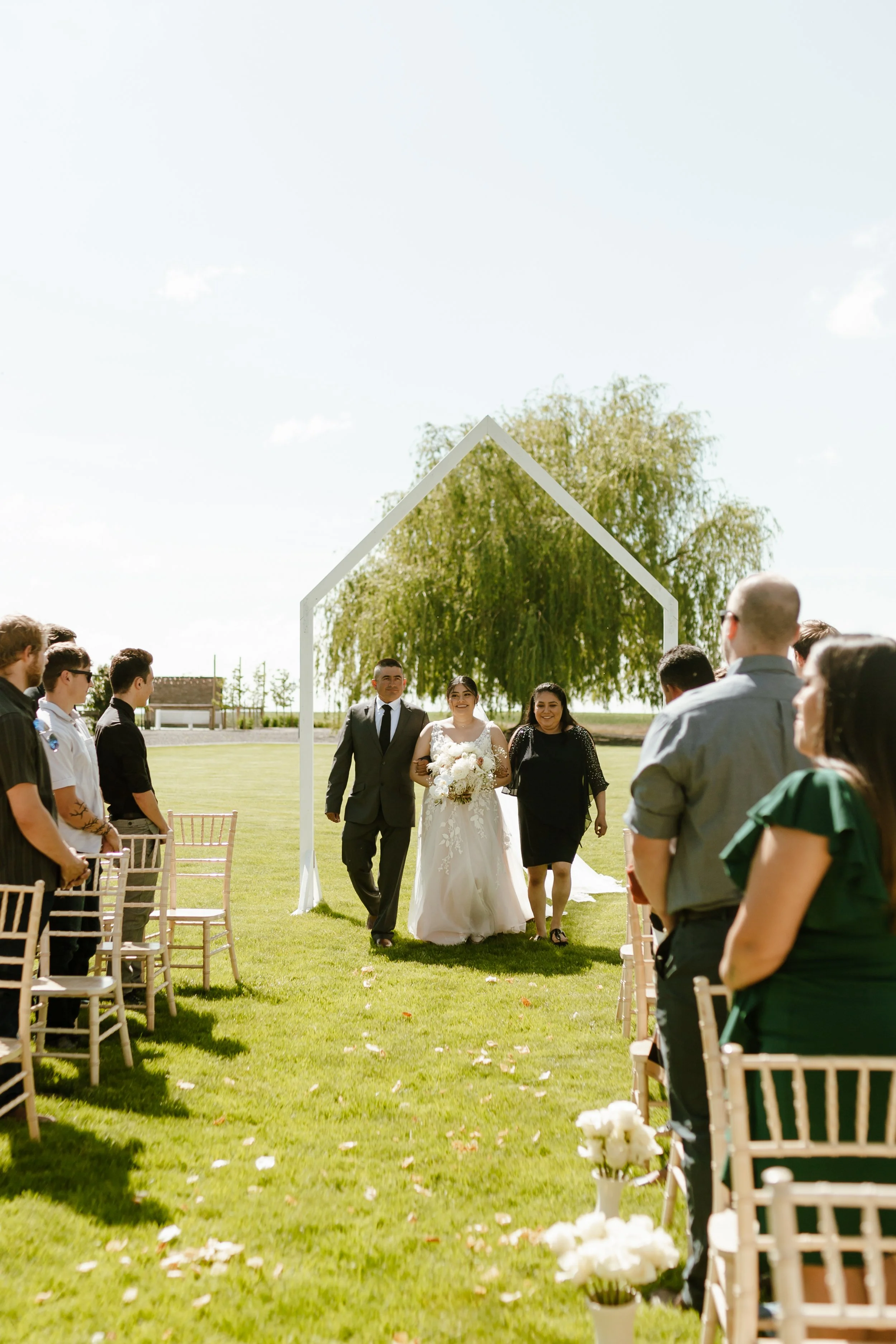 Hailey Nicole Creative | North Texas Western + Wedding Photographer | Rustic Boho Wedding in Tri-Cities, WA at Willow Inspired