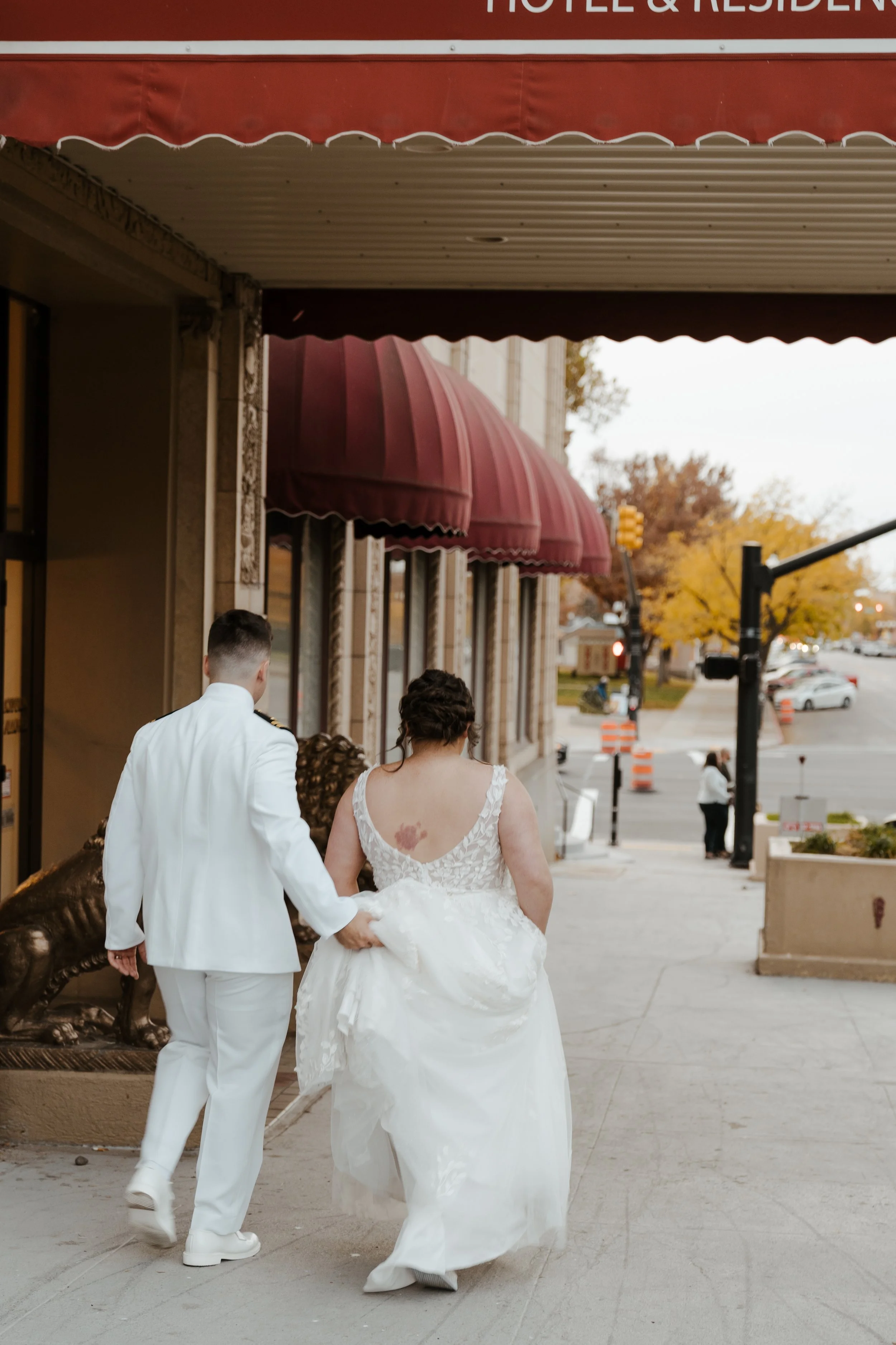 Hailey Nicole Creative || Traveling Western Wedding Photographer