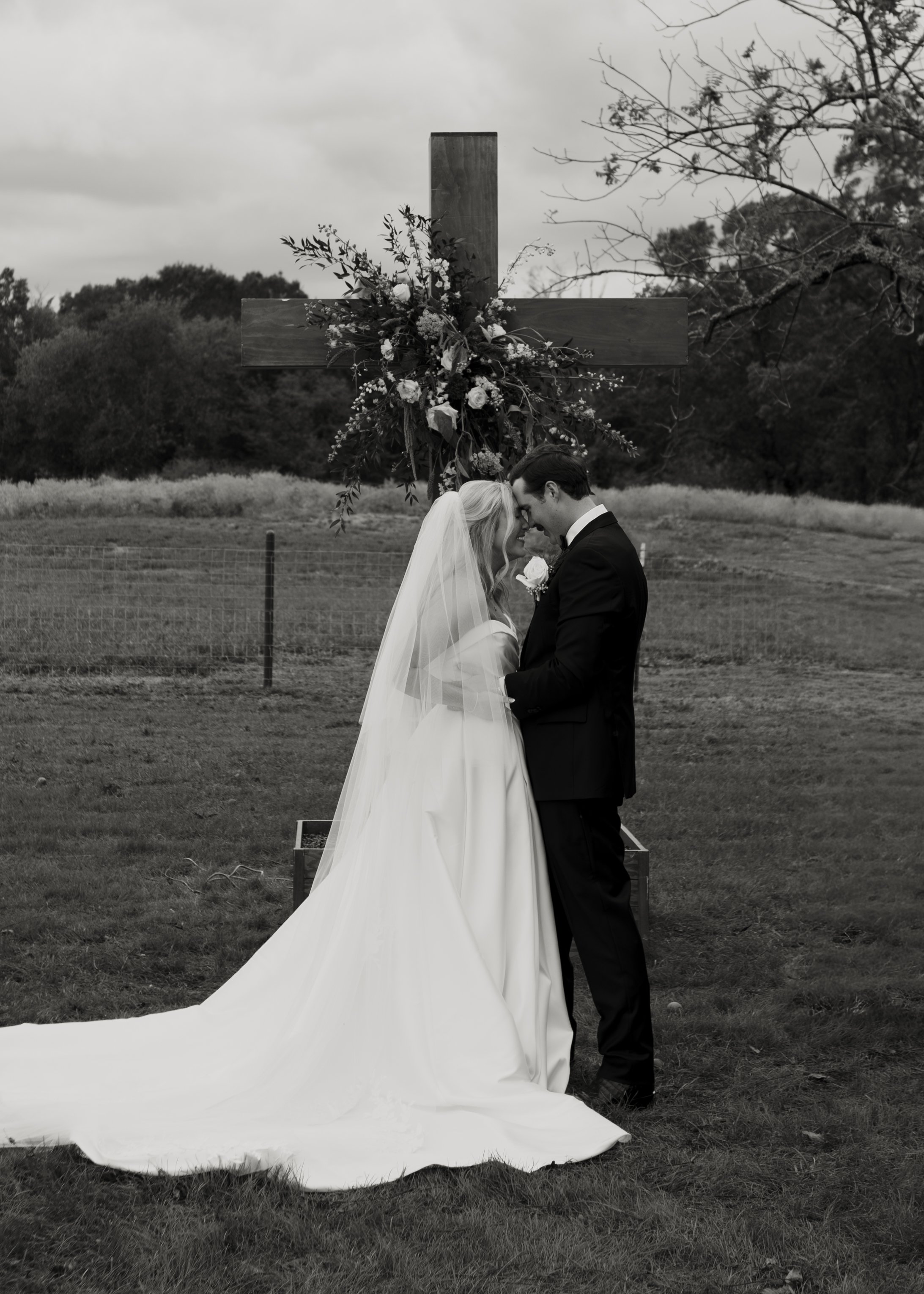 By-Hailey-Nicole-Photo-DFW-Texas-wedding-Photographer-sneaks-7.jpg