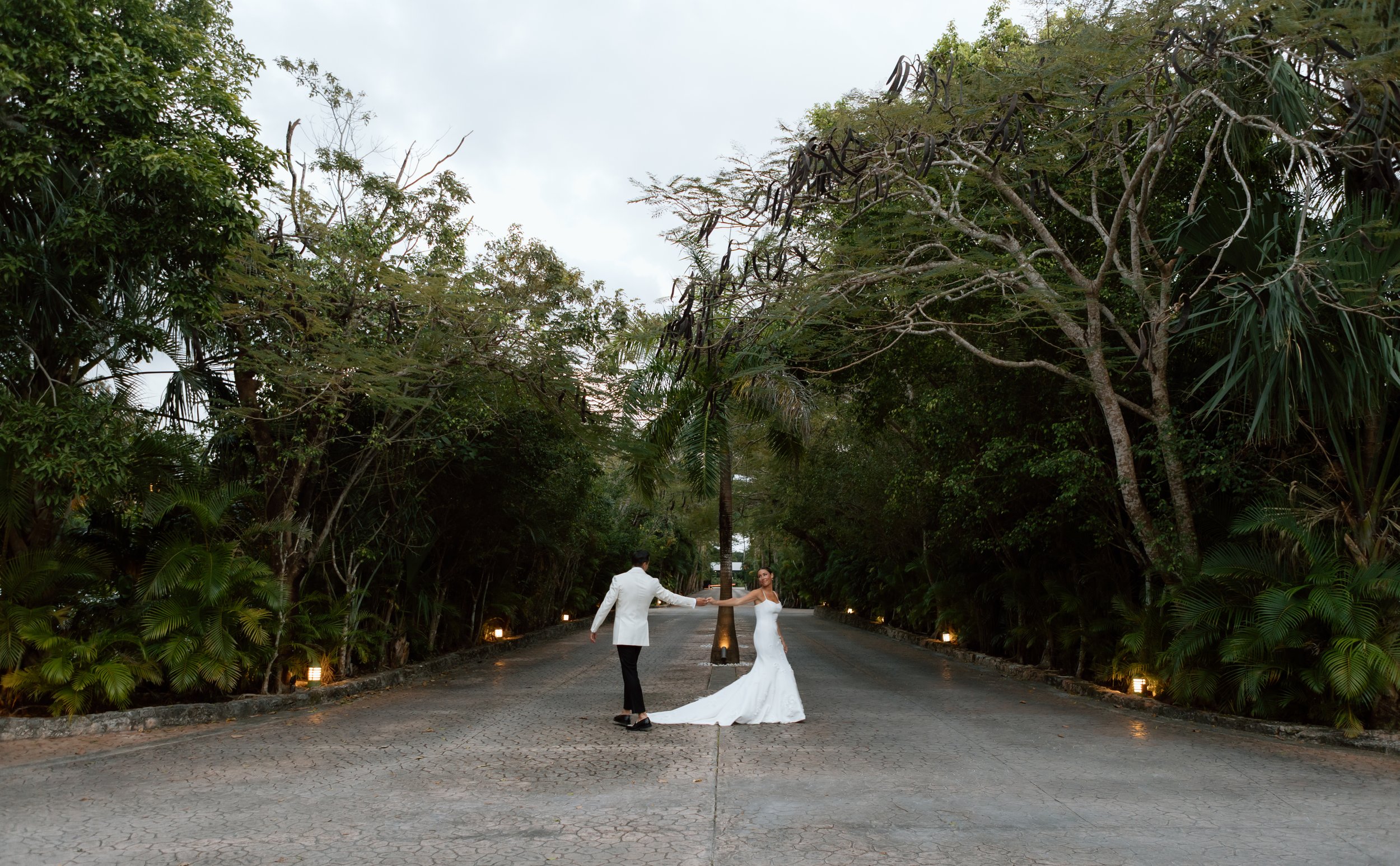 By-Hailey-Nicole-Photo-high-end-luxury-DFW-Texas-Destination-wedding-Photographer-Mexico-Cozumel-sneaks-72.jpg