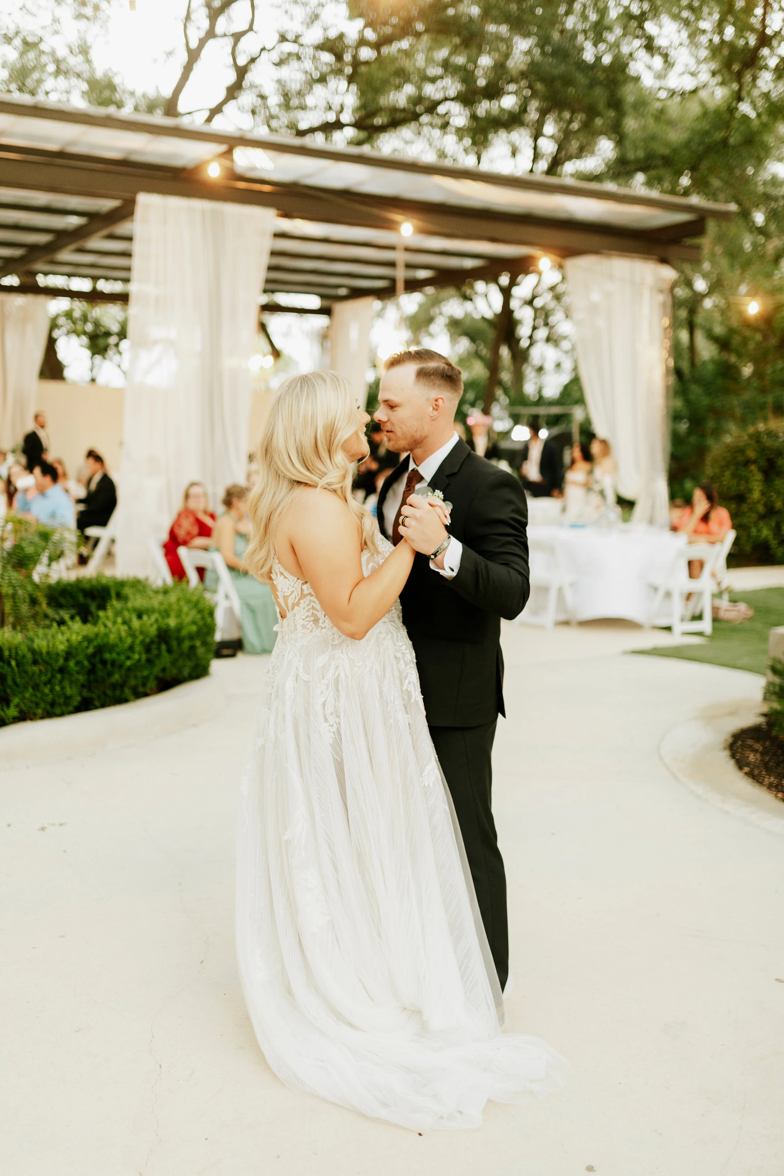 Hailey Nicole Creative modern, minimal, and romantic summer wedding at the Gardens at West Green in San Antonio, Texas