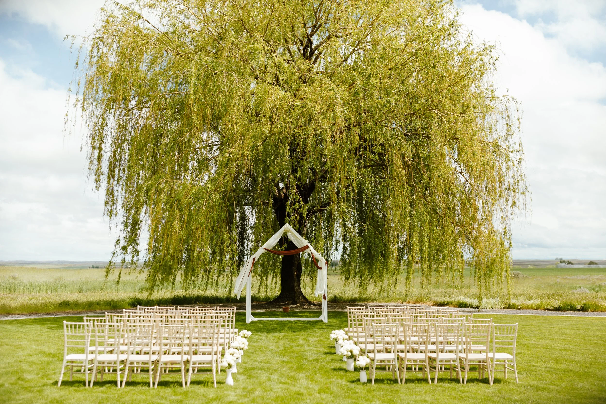 Hailey Nicole Creative | North Texas Western + Wedding Photographer | Rustic Boho Wedding in Tri-Cities, WA at Willow Inspired