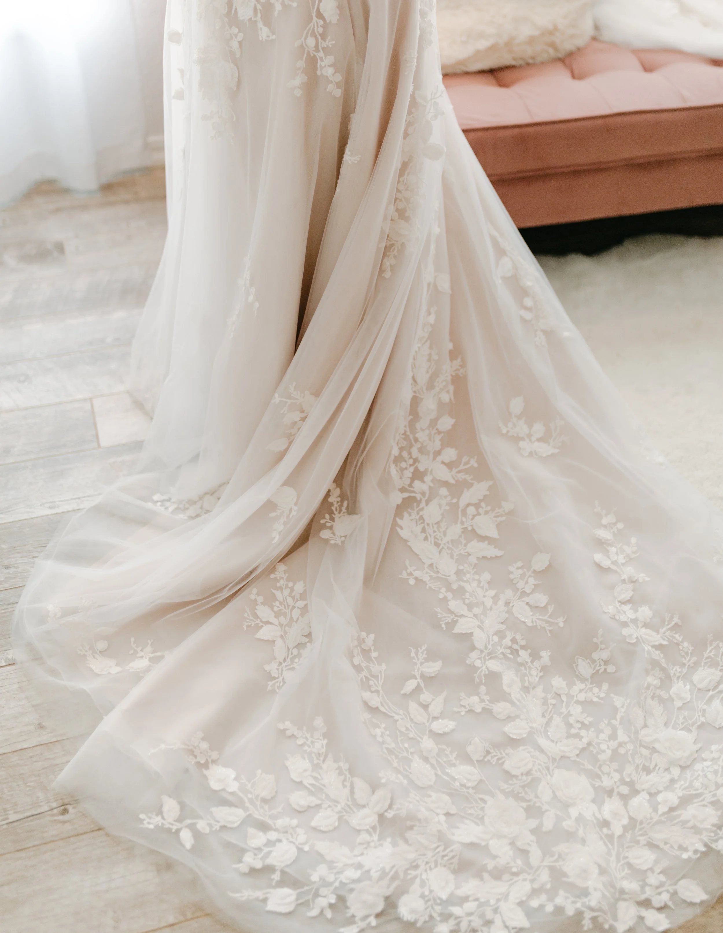 Hailey Nicole Creative | North Texas Western + Wedding Photographer | Rustic Boho Wedding in Tri-Cities, WA at Willow Inspired
