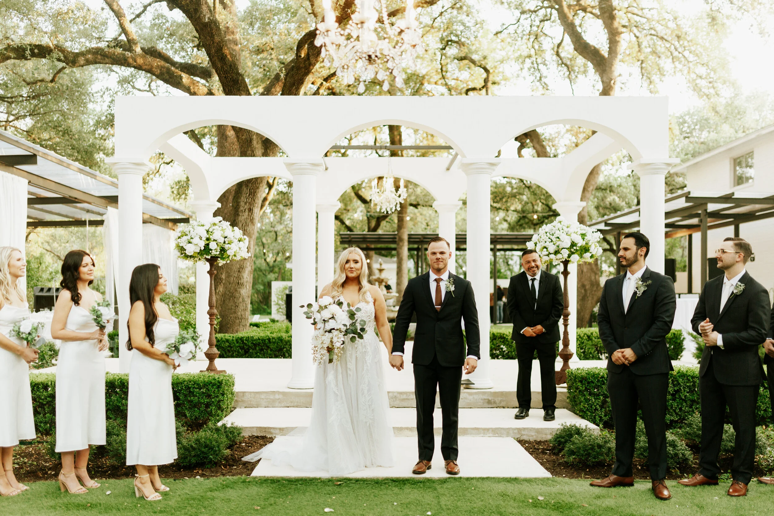 Hailey Nicole Creative modern, minimal, and romantic summer wedding at the Gardens at West Green in San Antonio, Texas