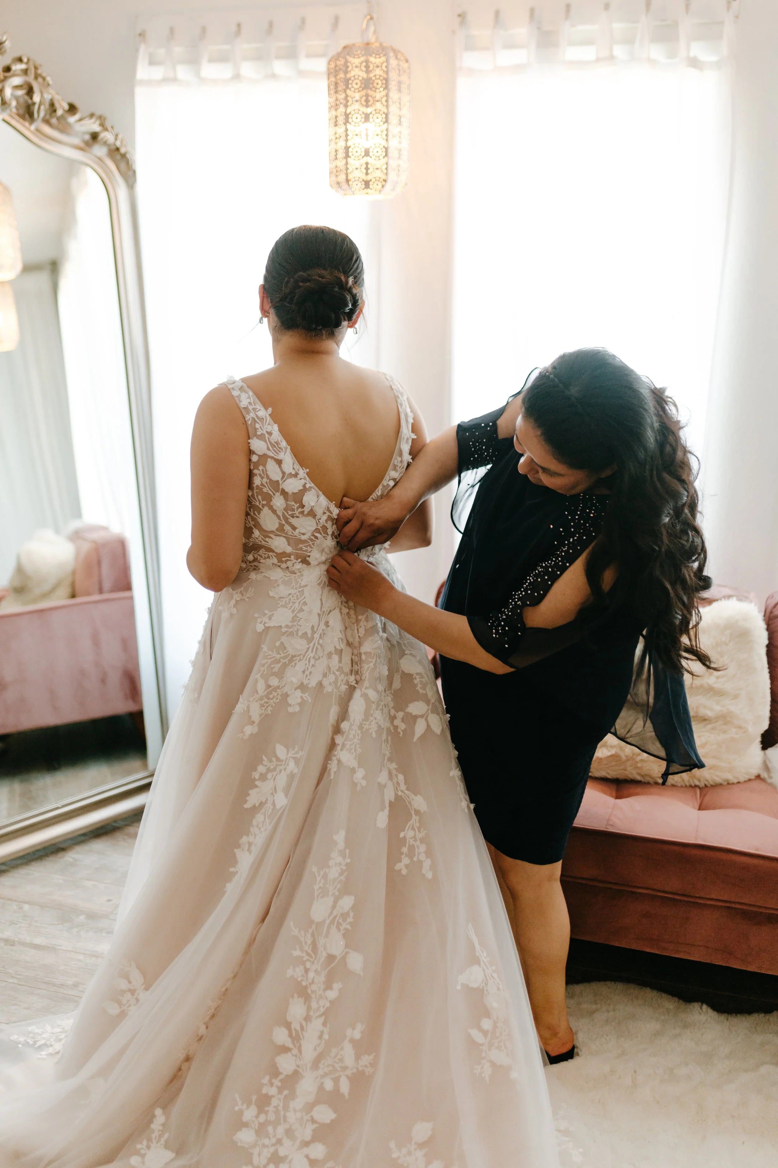 Hailey Nicole Creative | North Texas Western + Wedding Photographer | Rustic Boho Wedding in Tri-Cities, WA at Willow Inspired