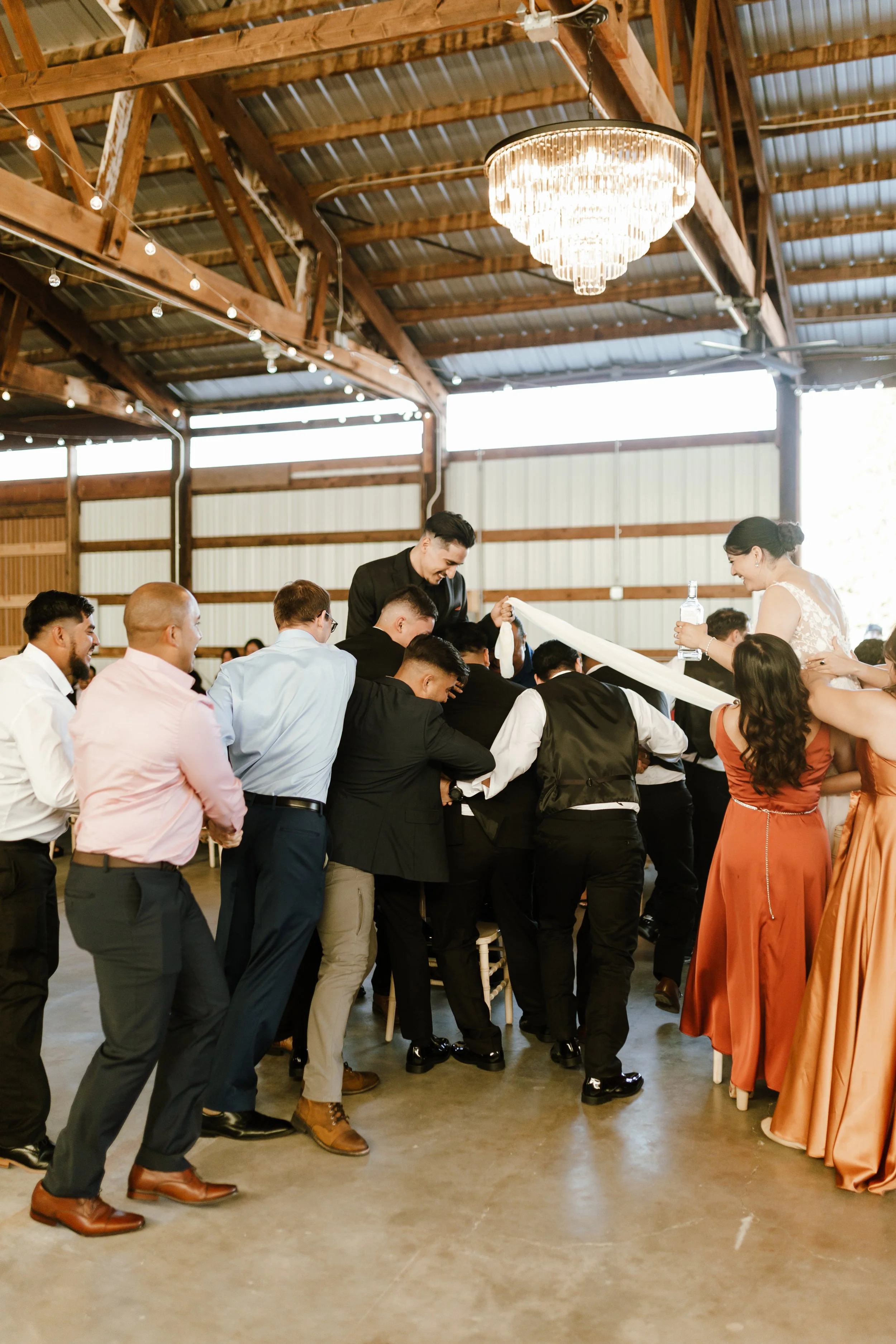 Hailey Nicole Creative | North Texas Western + Wedding Photographer | Rustic Boho Wedding in Tri-Cities, WA at Willow Inspired