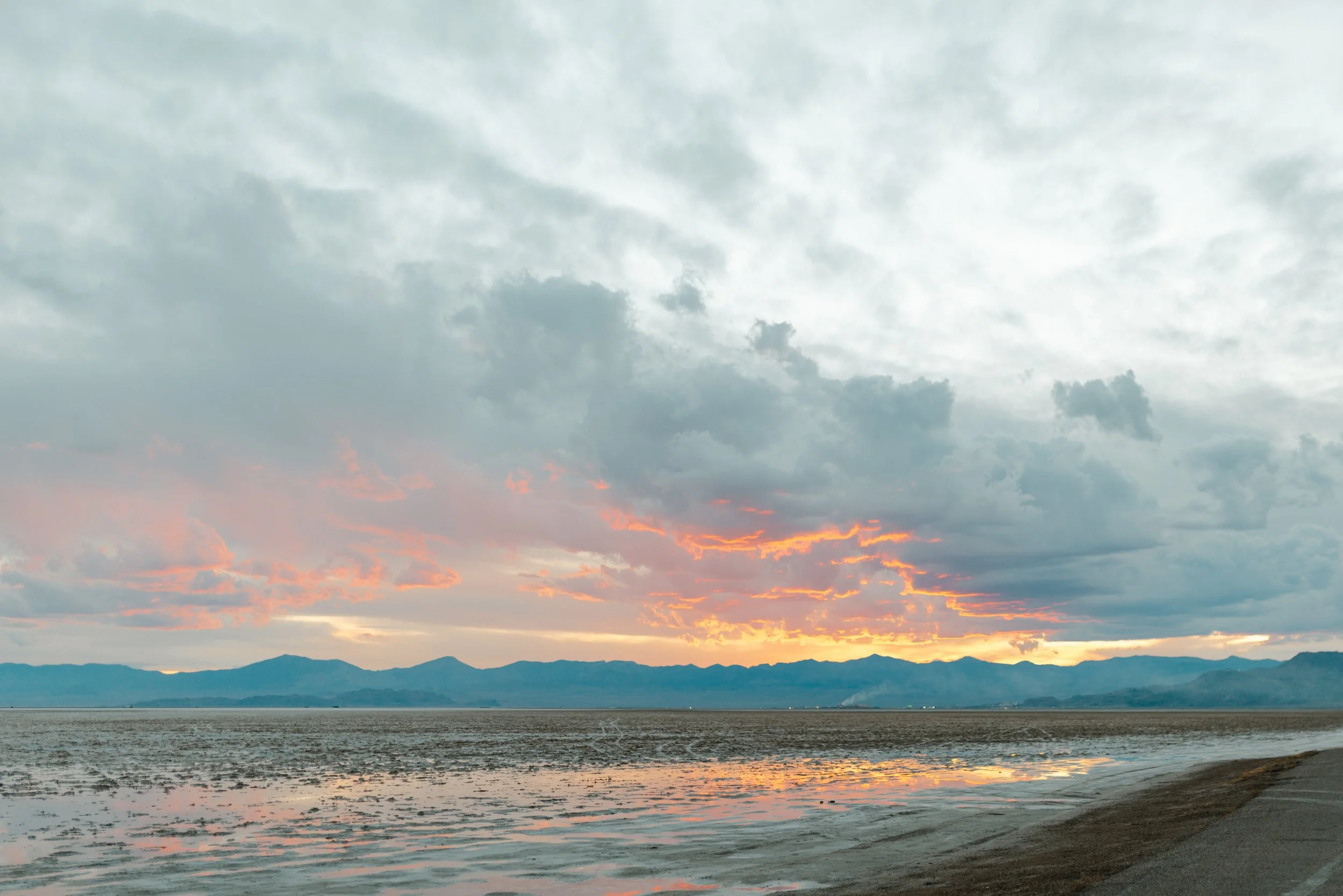 Hailey Nicole Creative || Traveling Western Wedding Photographer