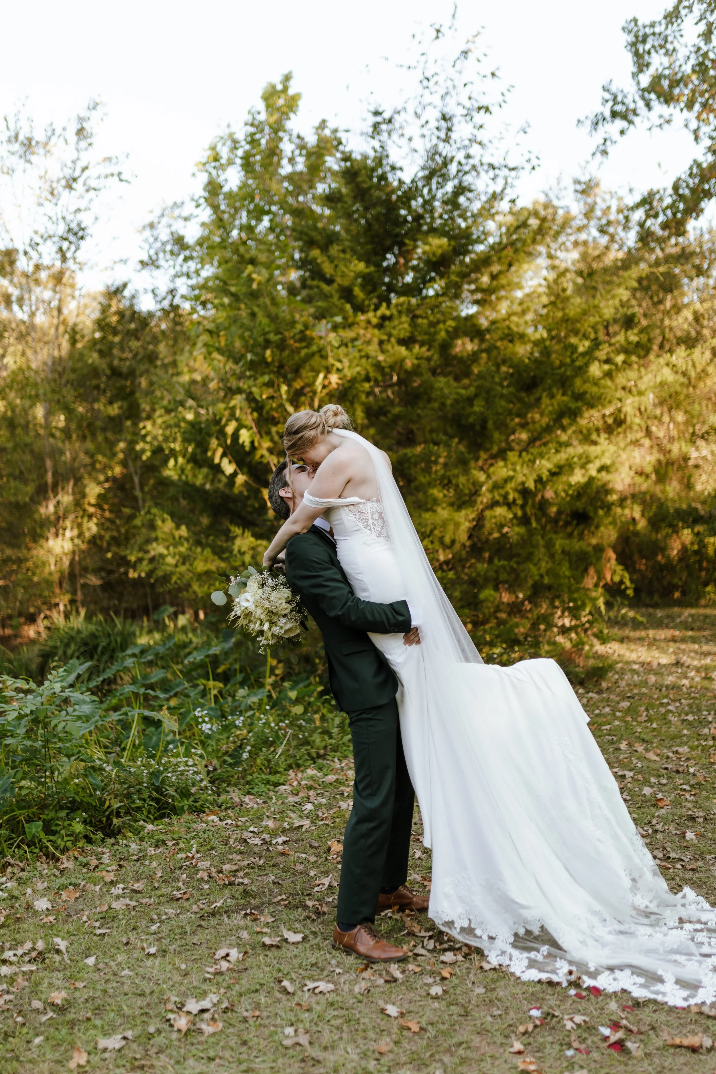 Hailey-Nicole-Creative-Dallas-Fort-Worth-Wedding-Photographer-The-Barbers-450.jpg
