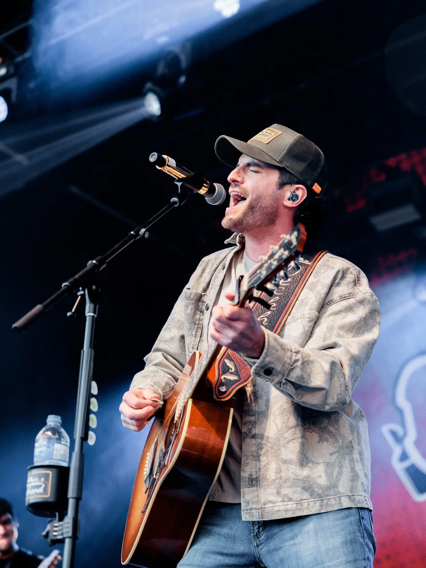 Reminiscing on one hell of a night @cloverdalerodeo 
📷 @millermatthews