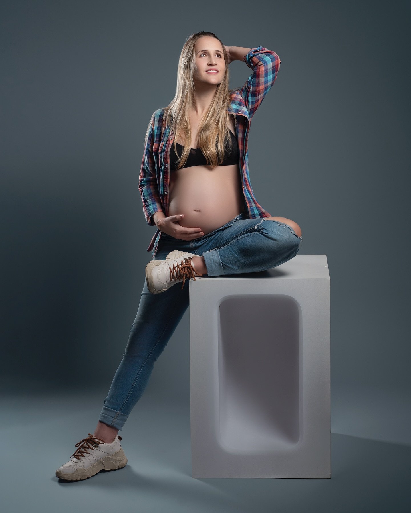 Malena  y Tob&iacute;as 🩵🩵🩵
Gracias Male por ser mi modelo adem&aacute;s de la productora de mis videos para el congreso N&oacute;made! 
4 fotos 3 esquemas de iluminaci&oacute;n diferentes! 
Si sos fot&oacute;grafa/o y queres aprender a iluminar! 