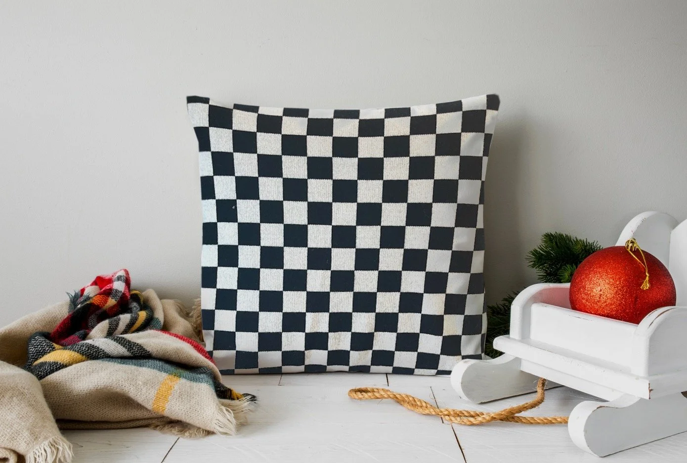 Liveheartsopen check pillow