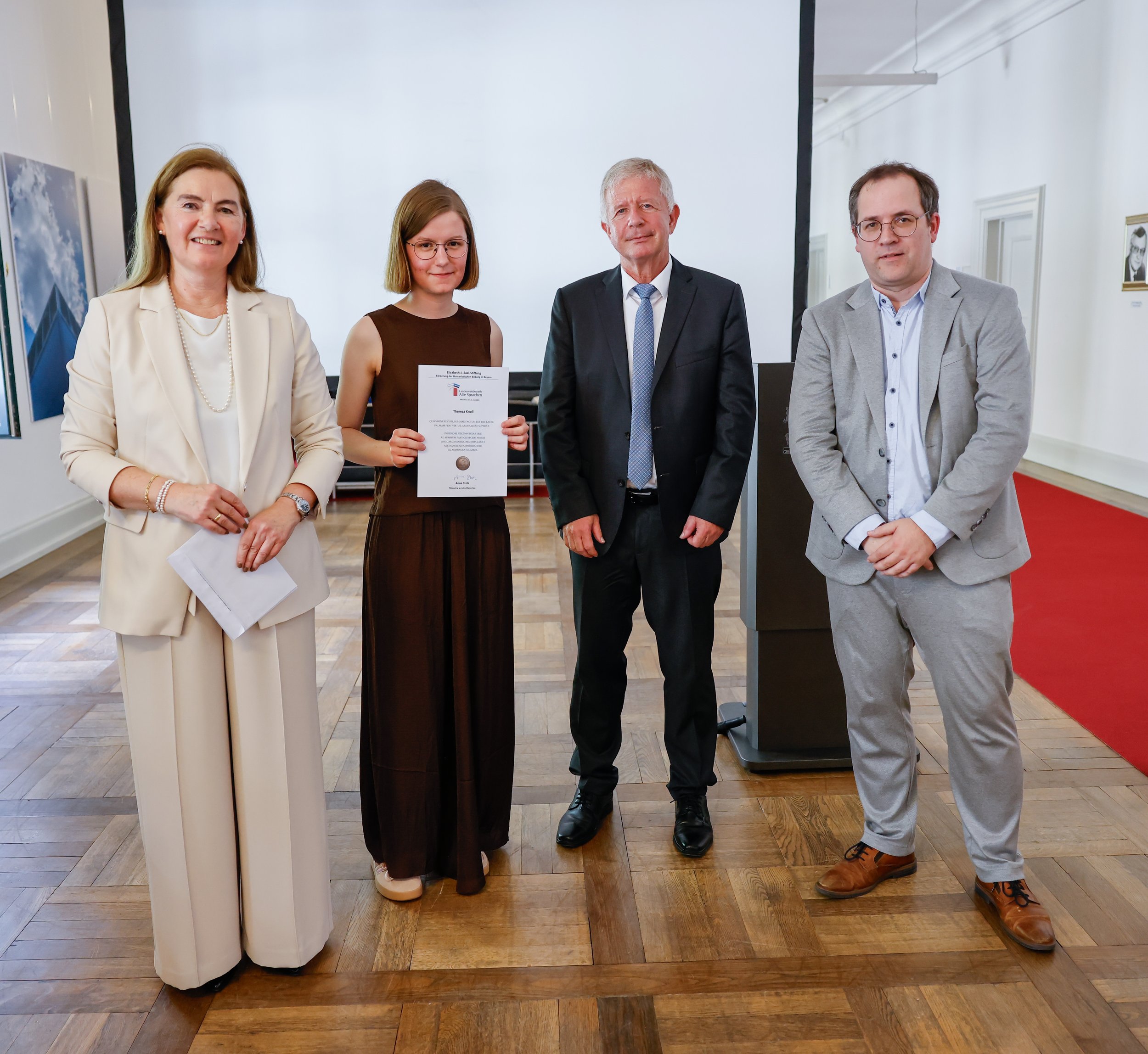 Finalistin Theresa Knoll vom Albrecht-Ernst-Gymnasium Oettingen