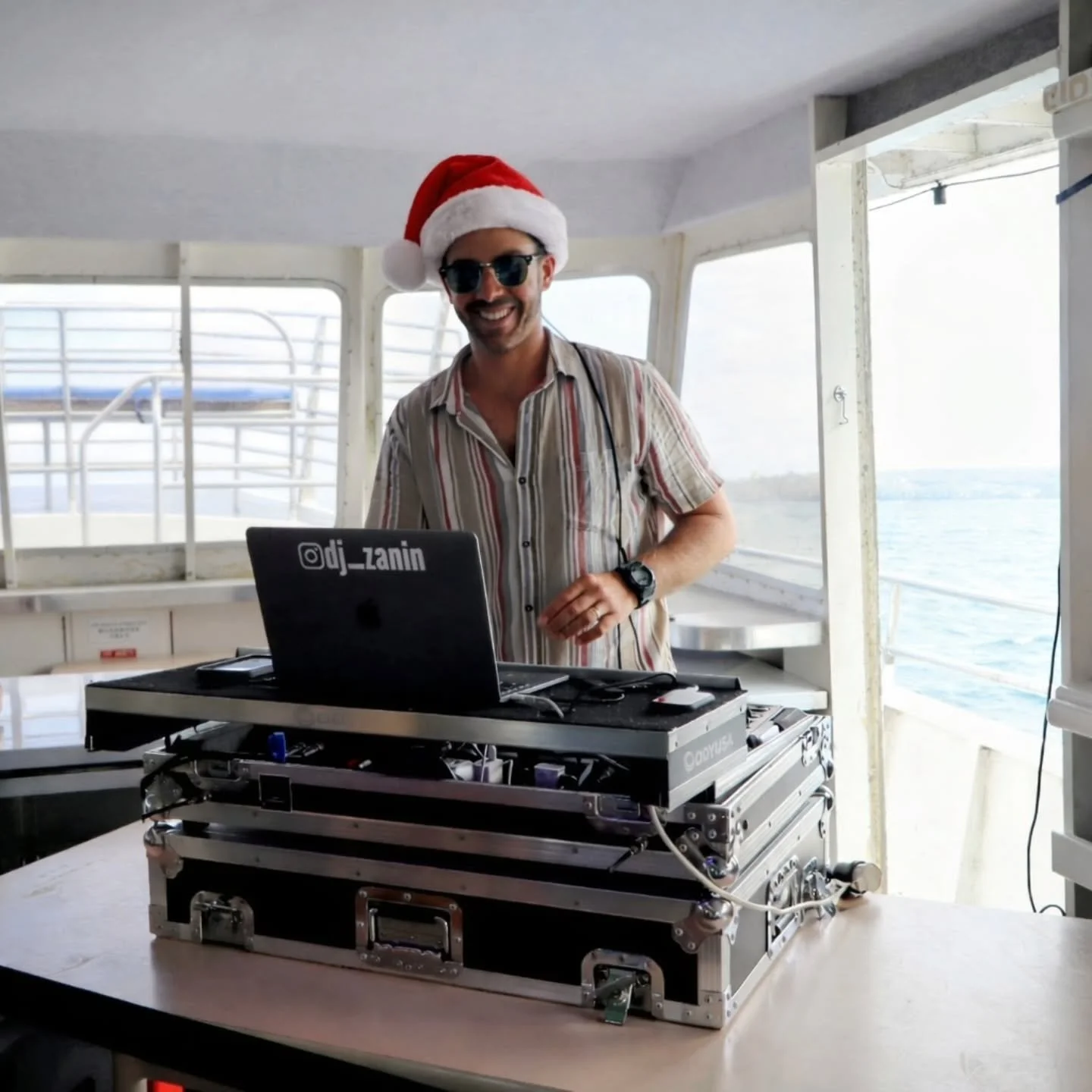 Merry Christmas legends 🎄🌊
Hope your day is full of sunshine, smiles, and a few tunes.

#merrychristmas❤️