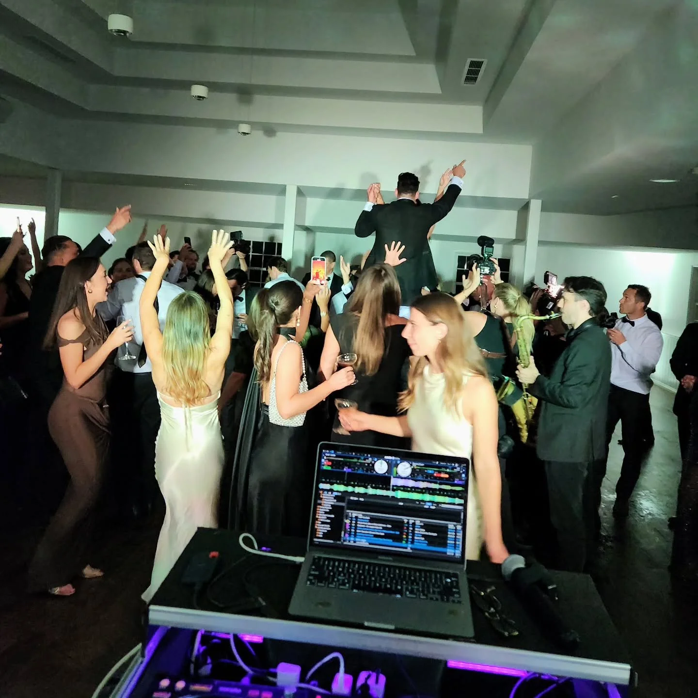 Every wedding crowd is different, my job is to keep the dance floor packed 🎶🔥
It&rsquo;s all about reading the crowd, feeling the energy, and playing the right tracks for their vibe and demographic. Nothing better than seeing everyone lose themselv