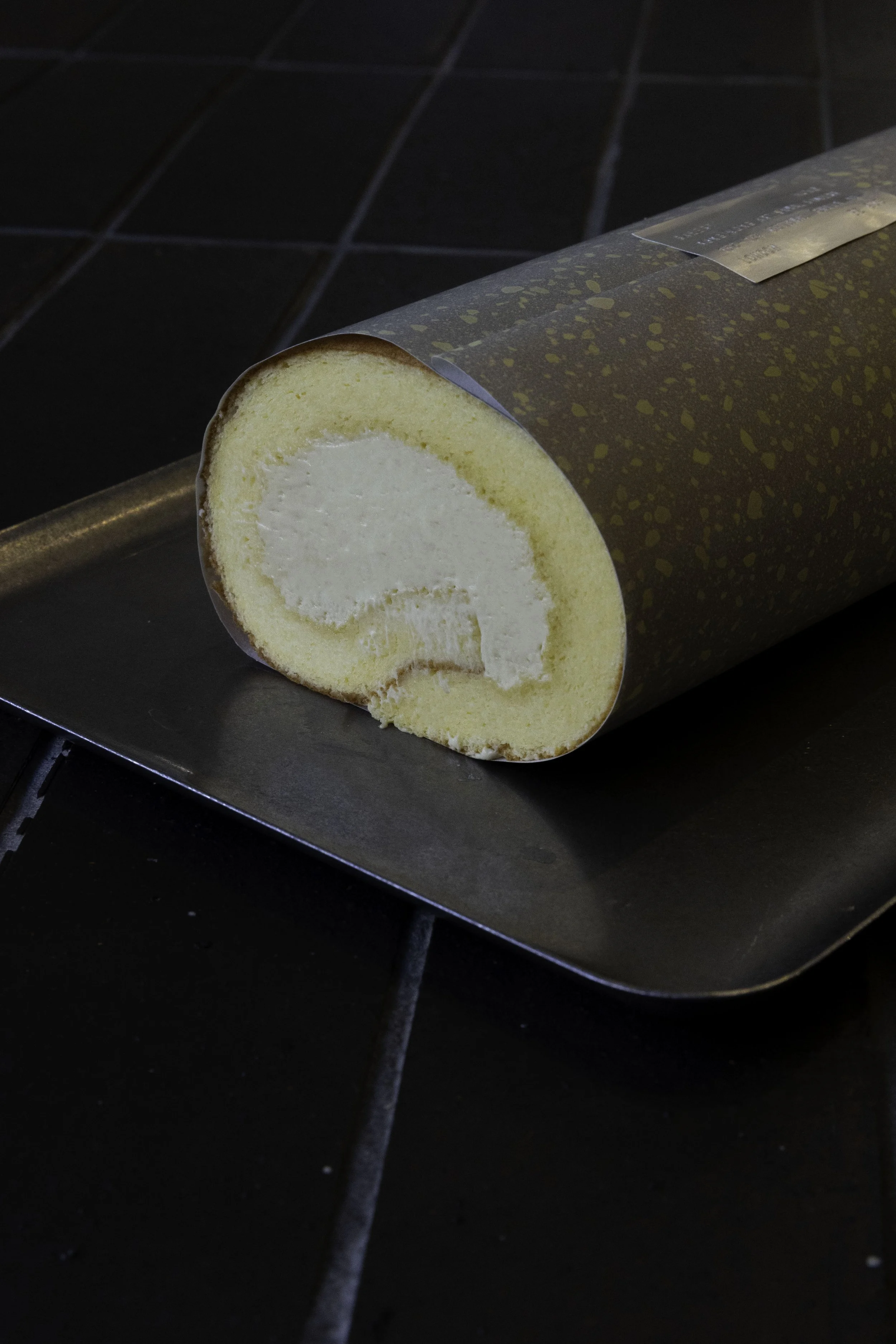 Bakery-HOKO-Swiss-Roll-Whole.jpg