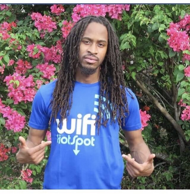 Jordan Fields @mano_bixop
Plainfield New Jersey - São Paulo Brazil "I first came here in June of 2016, i came for the summer to test the waters. When i realized it was where I really wanted to be I quit my job and came back late October. I came out h
