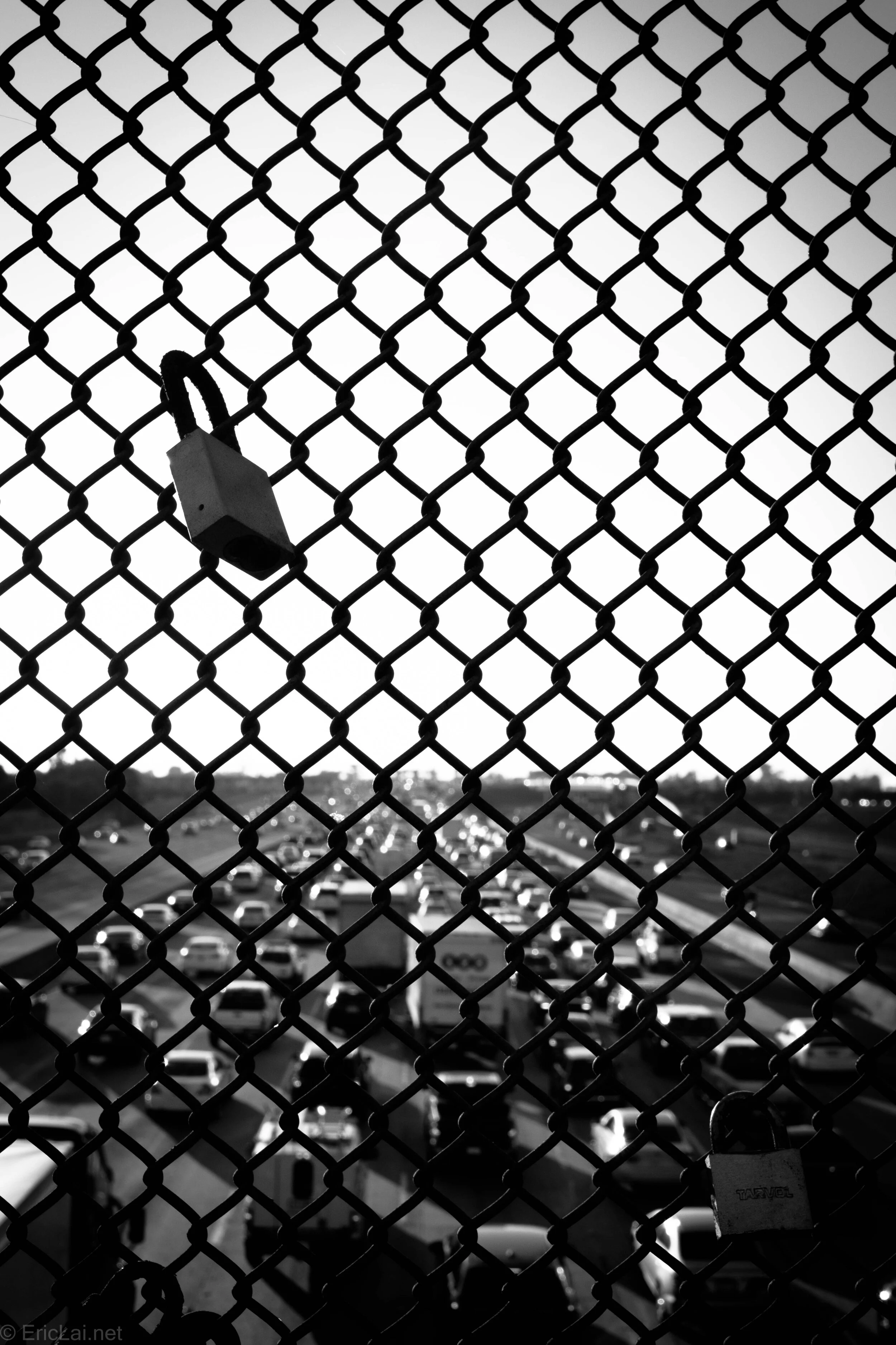 Lock on overpass-2591.jpg