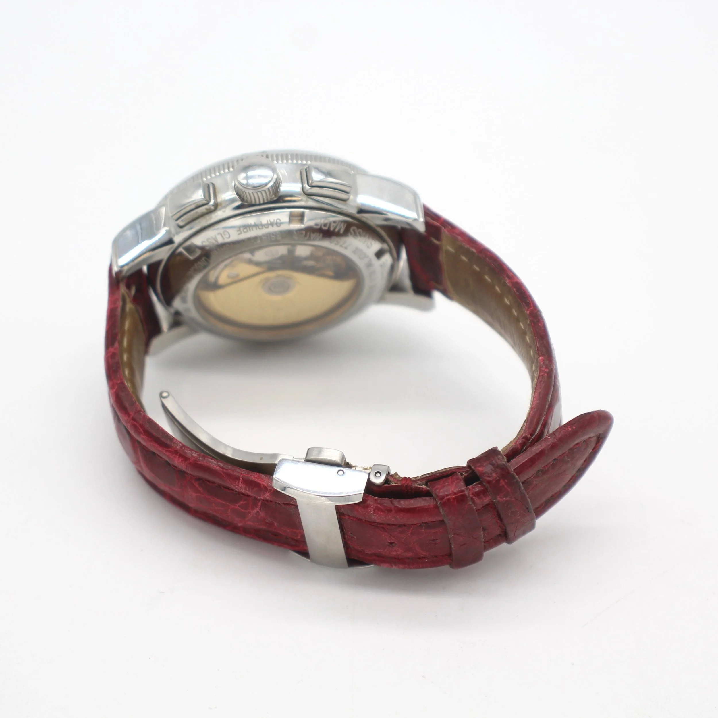A shot of the strap/clasp closed