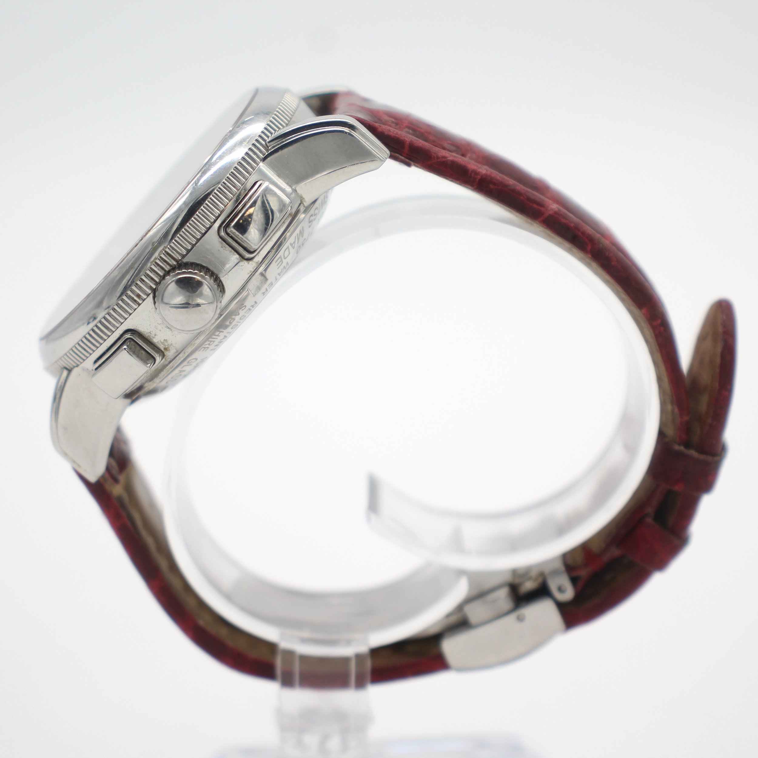 A full side view of the watch
