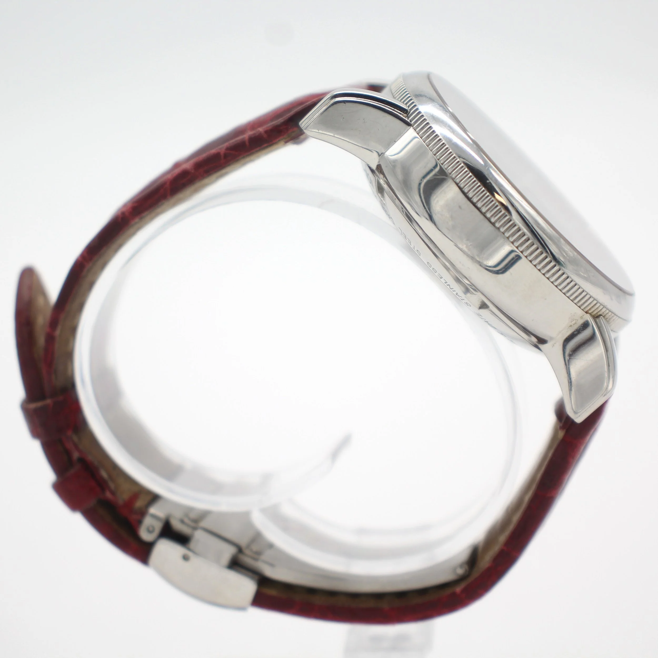A full side view of the watch