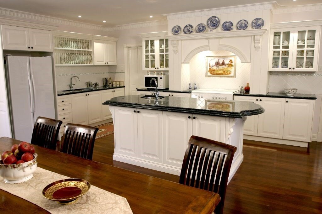 marble-and-blue-plates-kitchen-2-1024x683-w1024-o.jpg