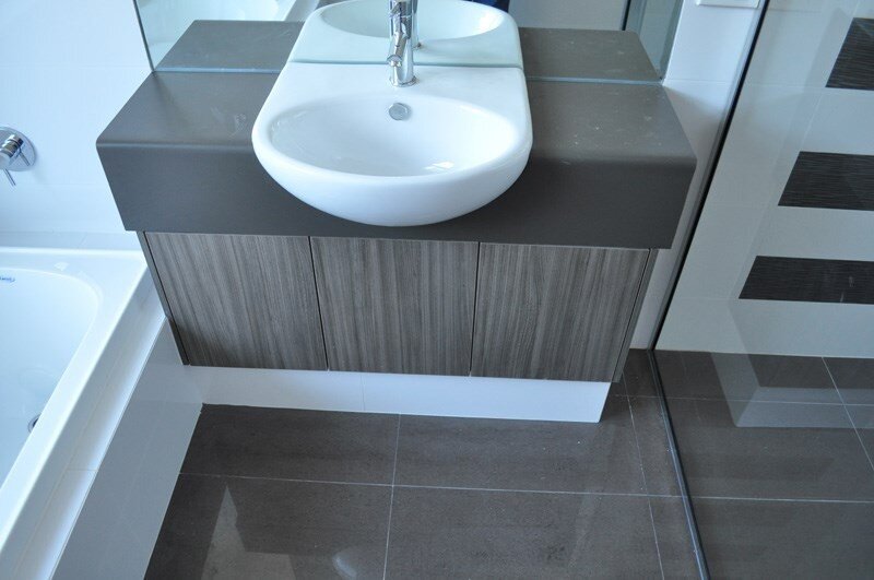 sink-and-draws-white-vanity-1-w800-o.jpg