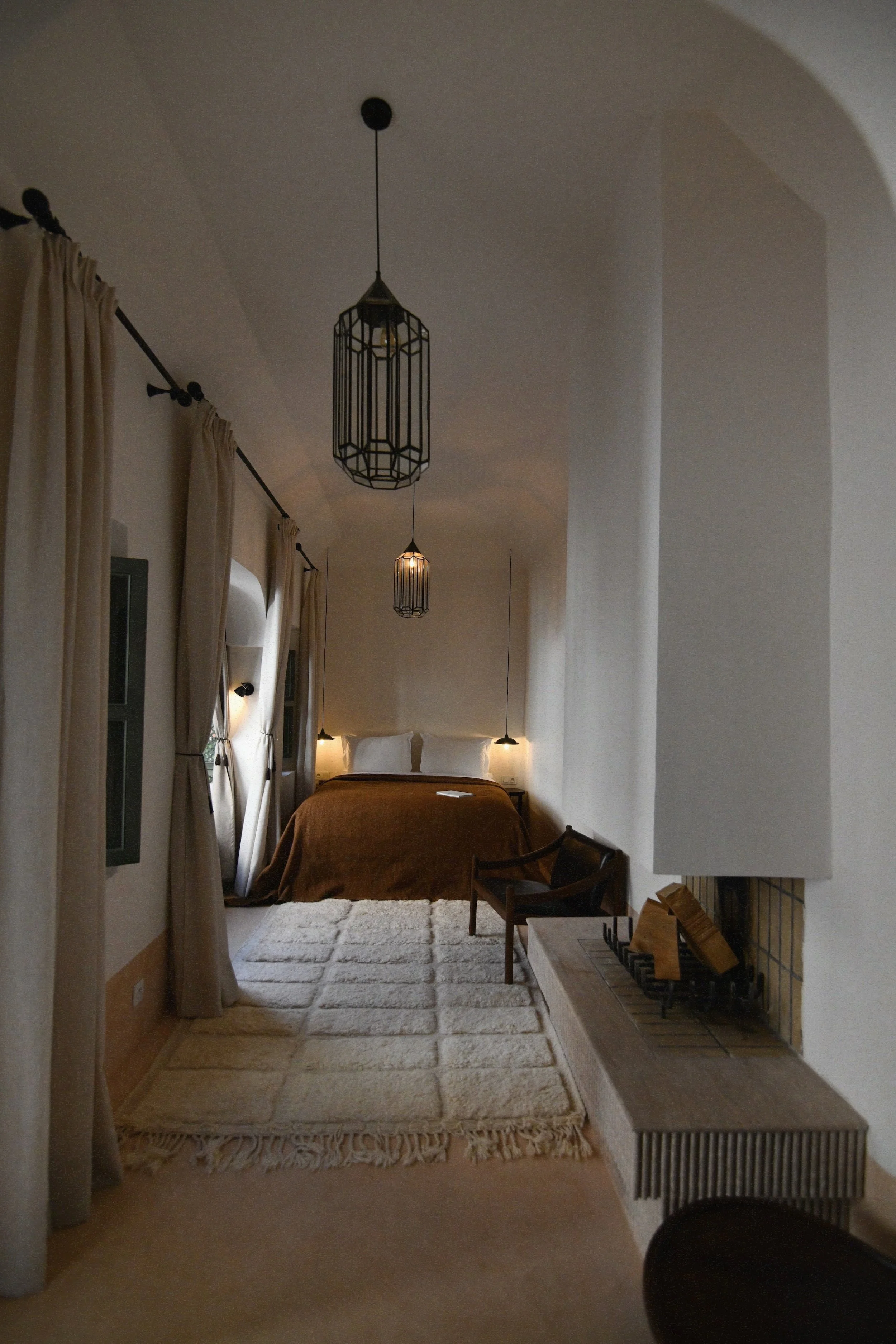 Guilez room 14 grain.jpg