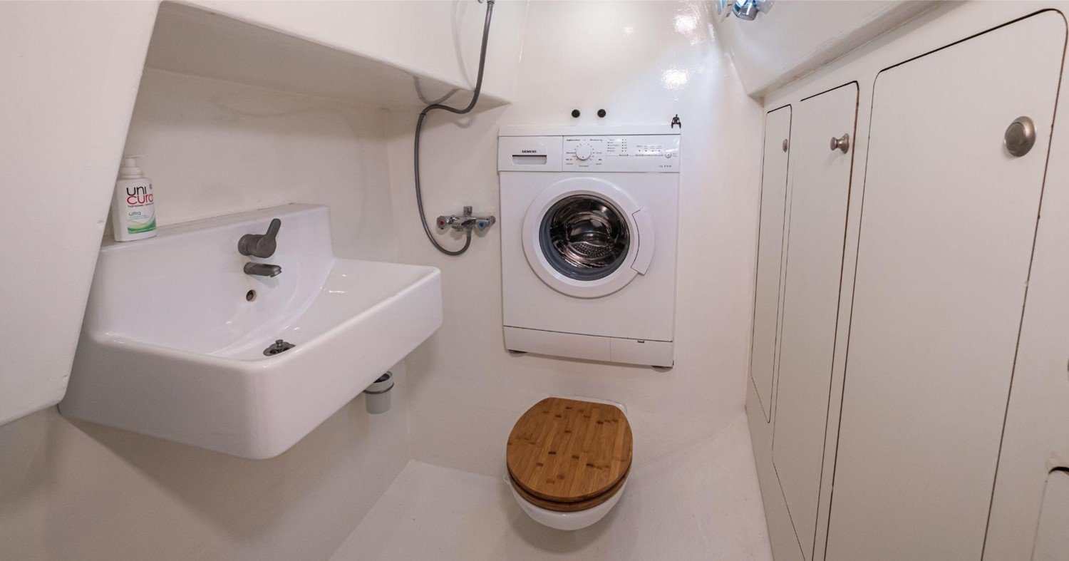 moondancebathroom.jpg