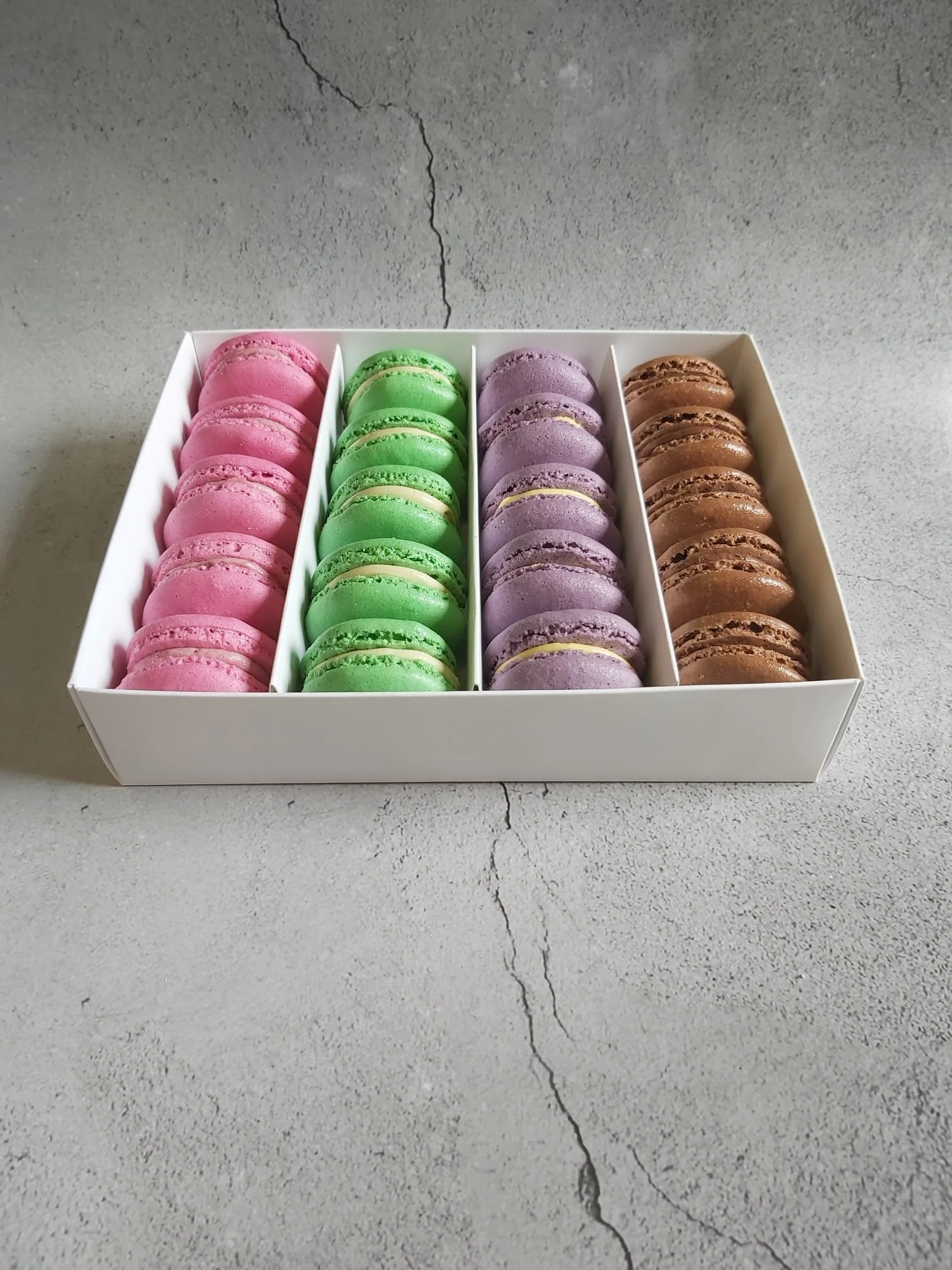 Bulk Packaging for Multiples of 20 Macarons