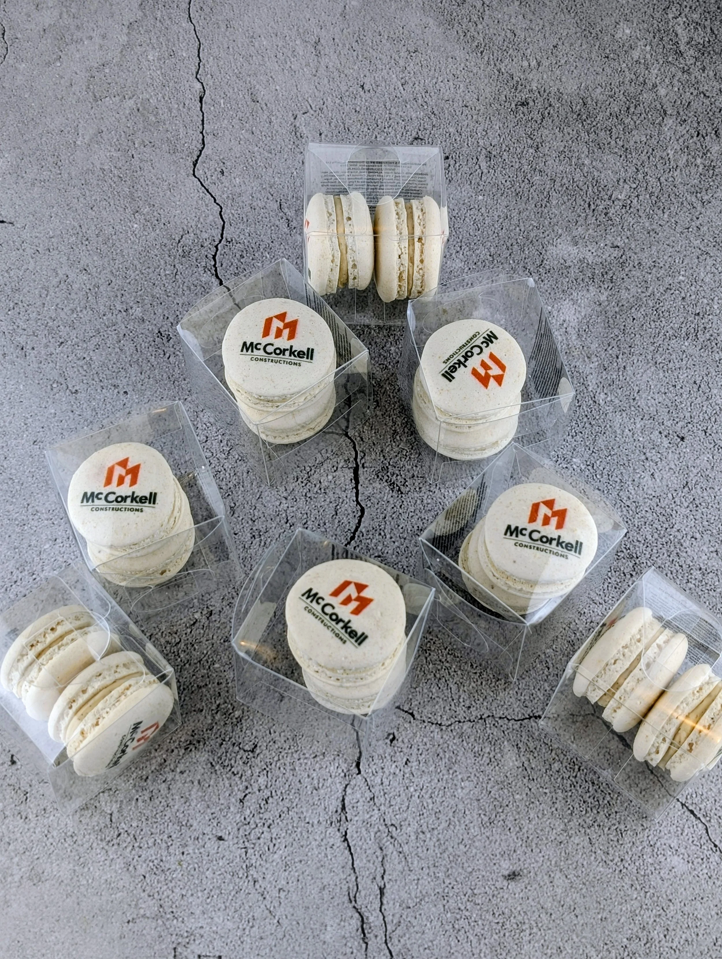 Clear Box of 2 Macarons