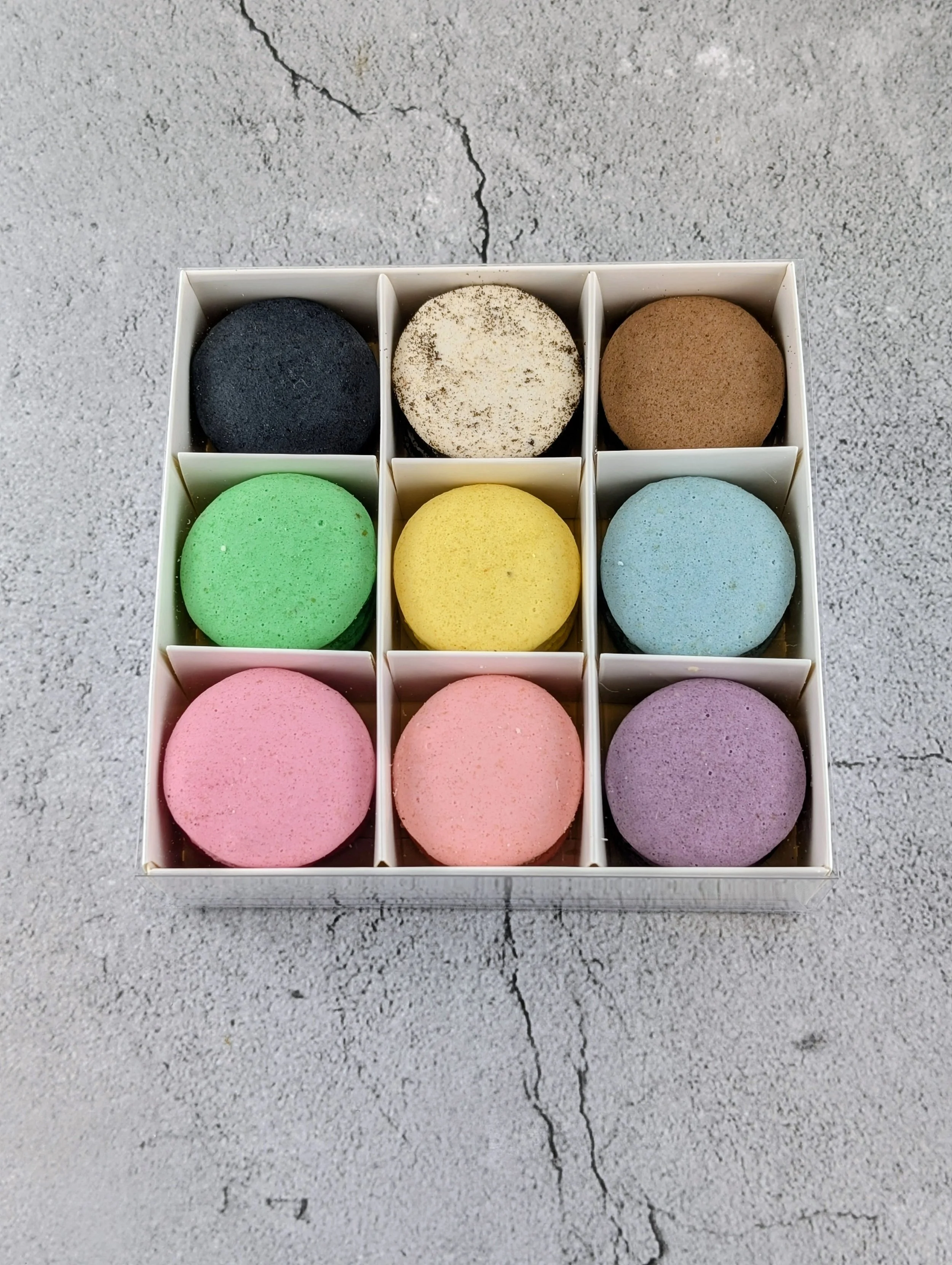 Box of 9 Macarons