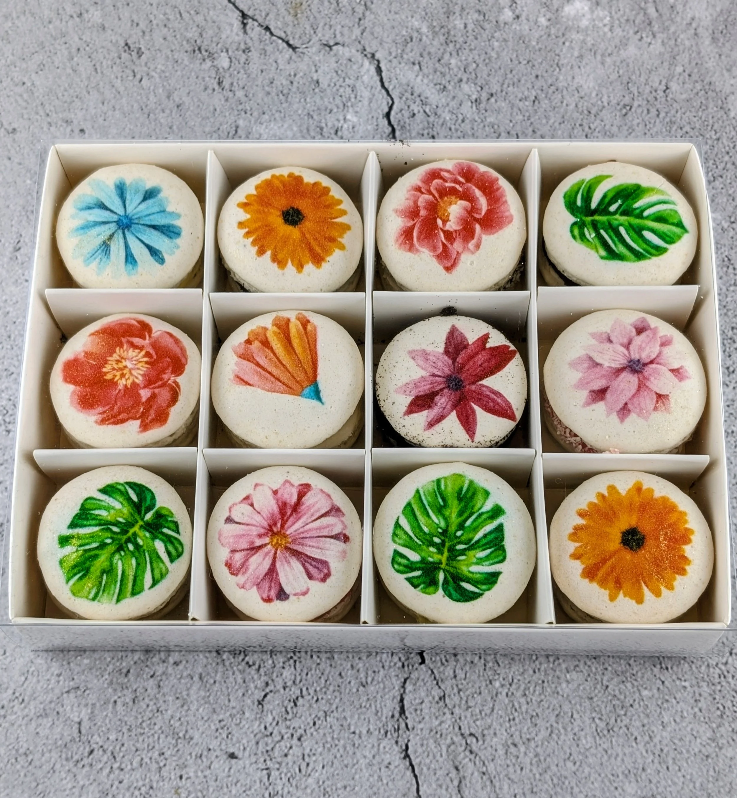 Box of 12 Macarons