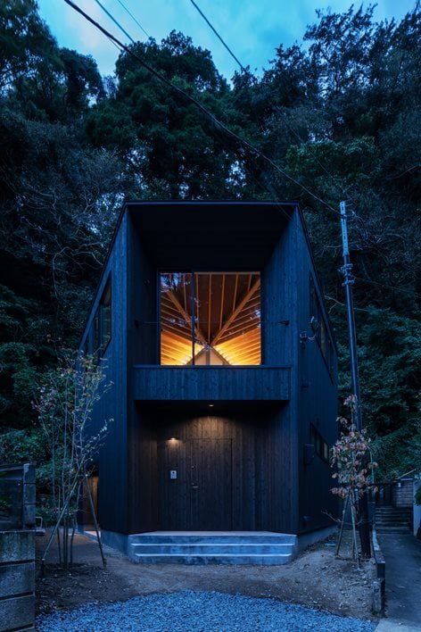 Maison-bois-brûlé-japon-archi 1.jpeg