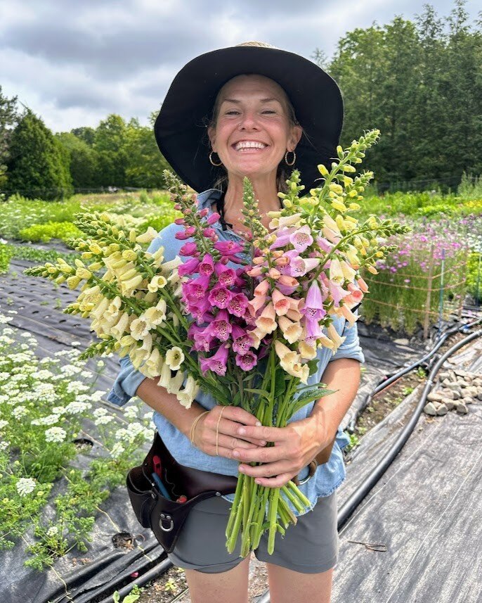 POSY's Summer Bouquet CSA Share begins on Friday, July 28th! If you want in, there's still time and a few spots left! ​​​​​​​​​
What's a Bouquet CSA? 5 or 7 weeks of local, sustainably grown fresh flowers in a unique, luscious bouquet every Friday. 5