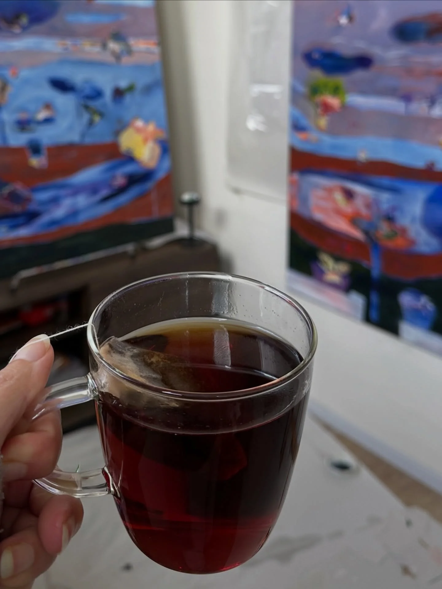 Looks like Tea is growing on me
#contemporaryartwork #teatime #red #artforthesoul #astrokeofwhimsy