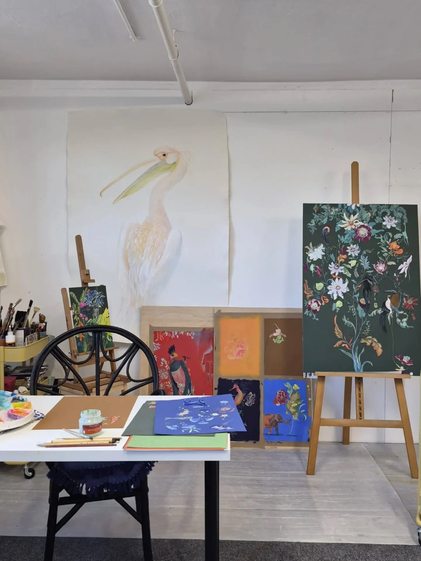 El studio.
Some finished and unfinished pieces. Something I might edition and the beginnings of a new textile design.