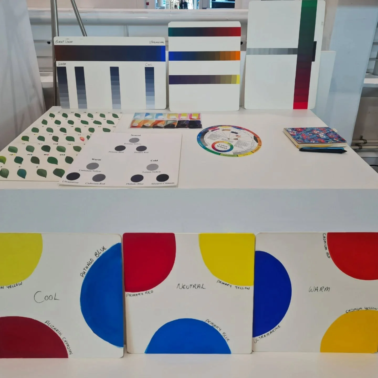 Colour theory workshops with @textiledesignfalmouth 's stage one students! 

Across these sessions, I show the students how to create a range of chromatic blacks and greys. Colours that breathe and respond to their environment. We look at secondary c