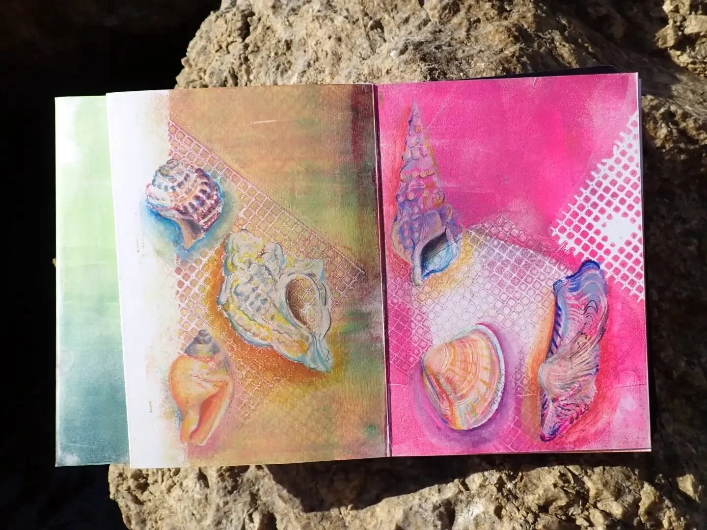 I've been off snorkelling around Kefalonia &amp; now I'm in serious holiday mourning. 

Here are some sketches from the beach. Had good fun with this sketchbook, @lorrainepurchase / @rosiedogdesigns prepared it for me with her gelli printing plate.