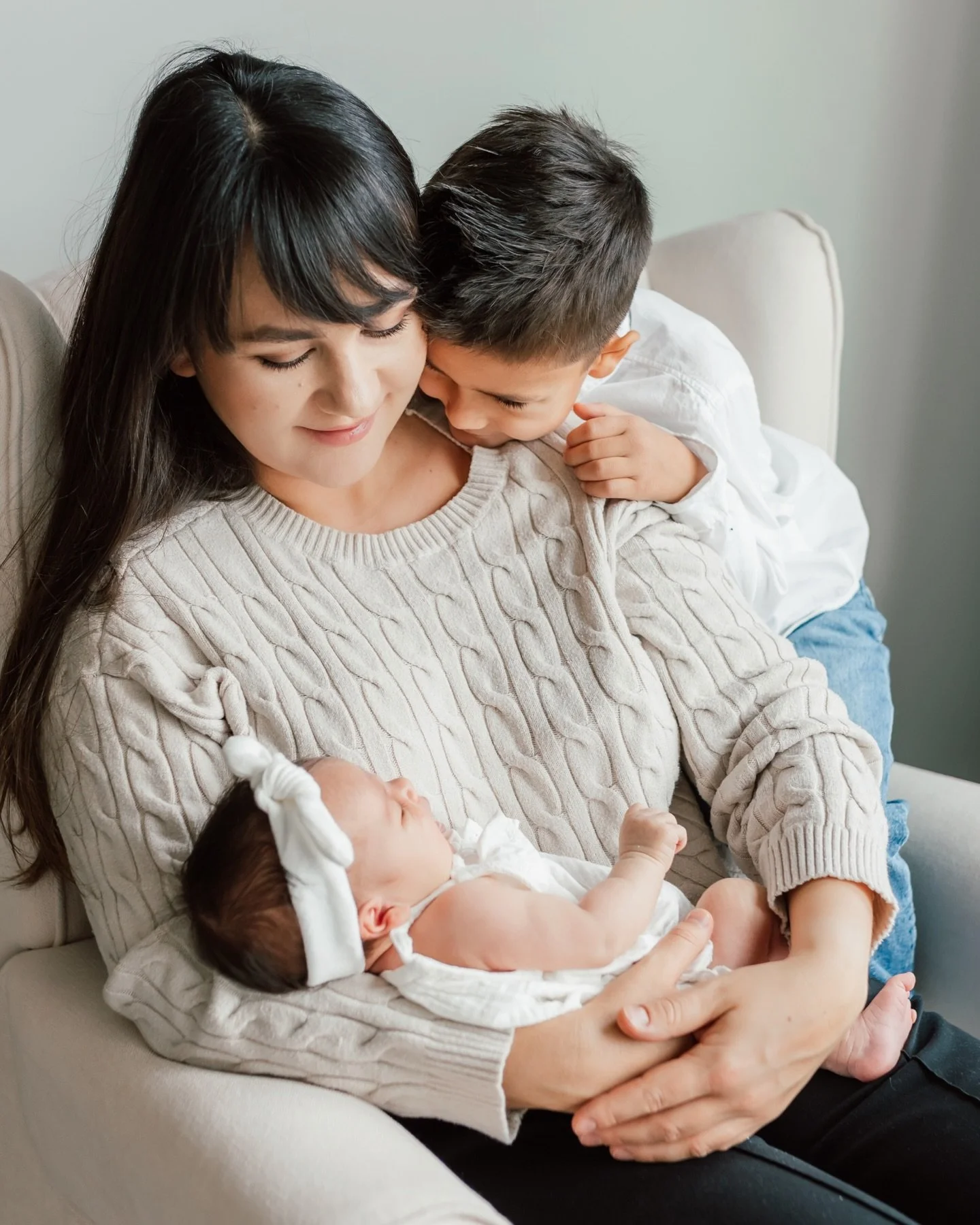 It&rsquo;s such a special feeling to watch a family grow over the years and to capture all of their milestones. From their first Christmas session in Canada, to newborn photography, and all the mini sessions in between &mdash; it&rsquo;s truly incred