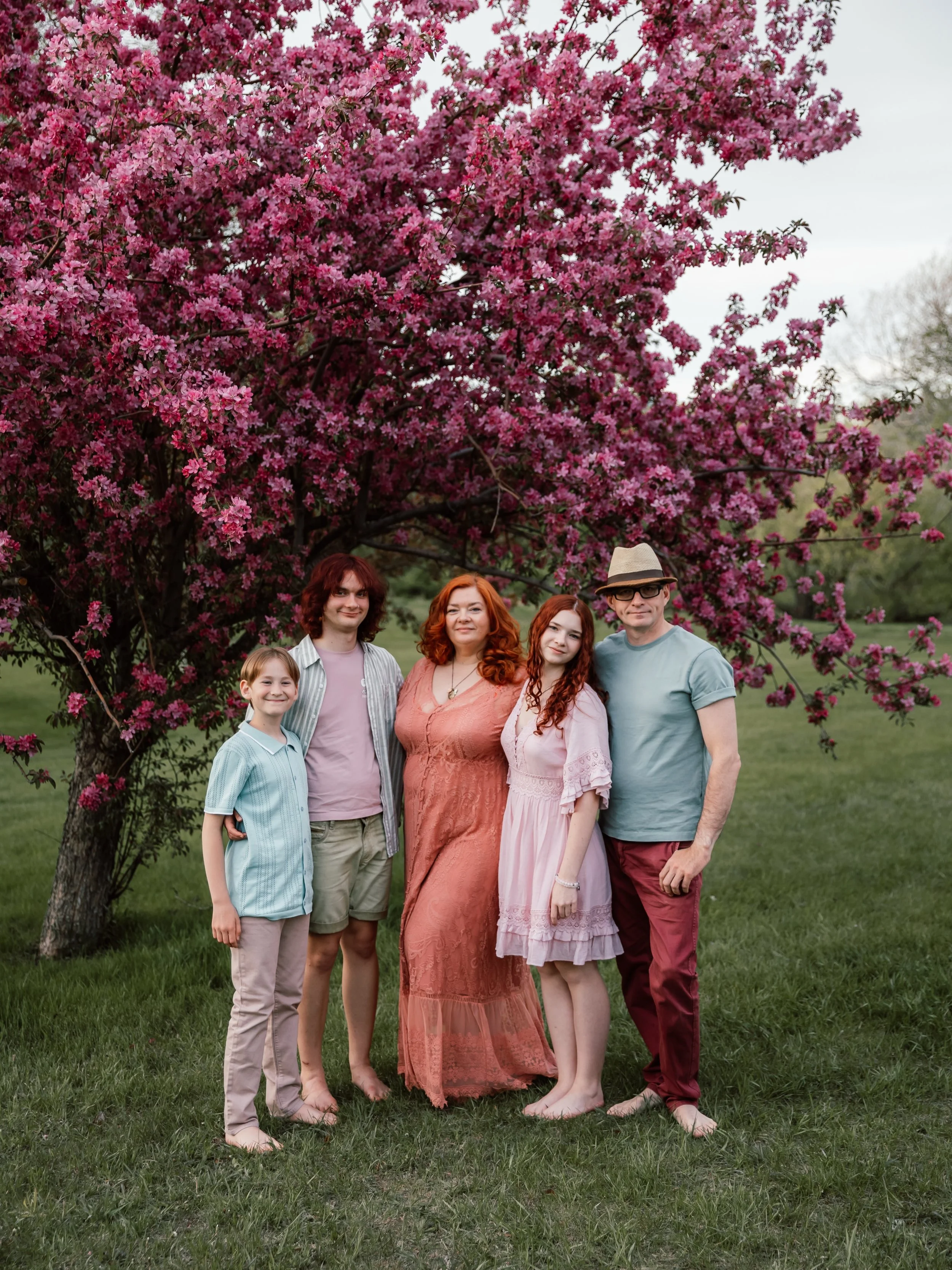 Just a few photos from this gorgeous Blossom session. I love this short but beautiful season so much