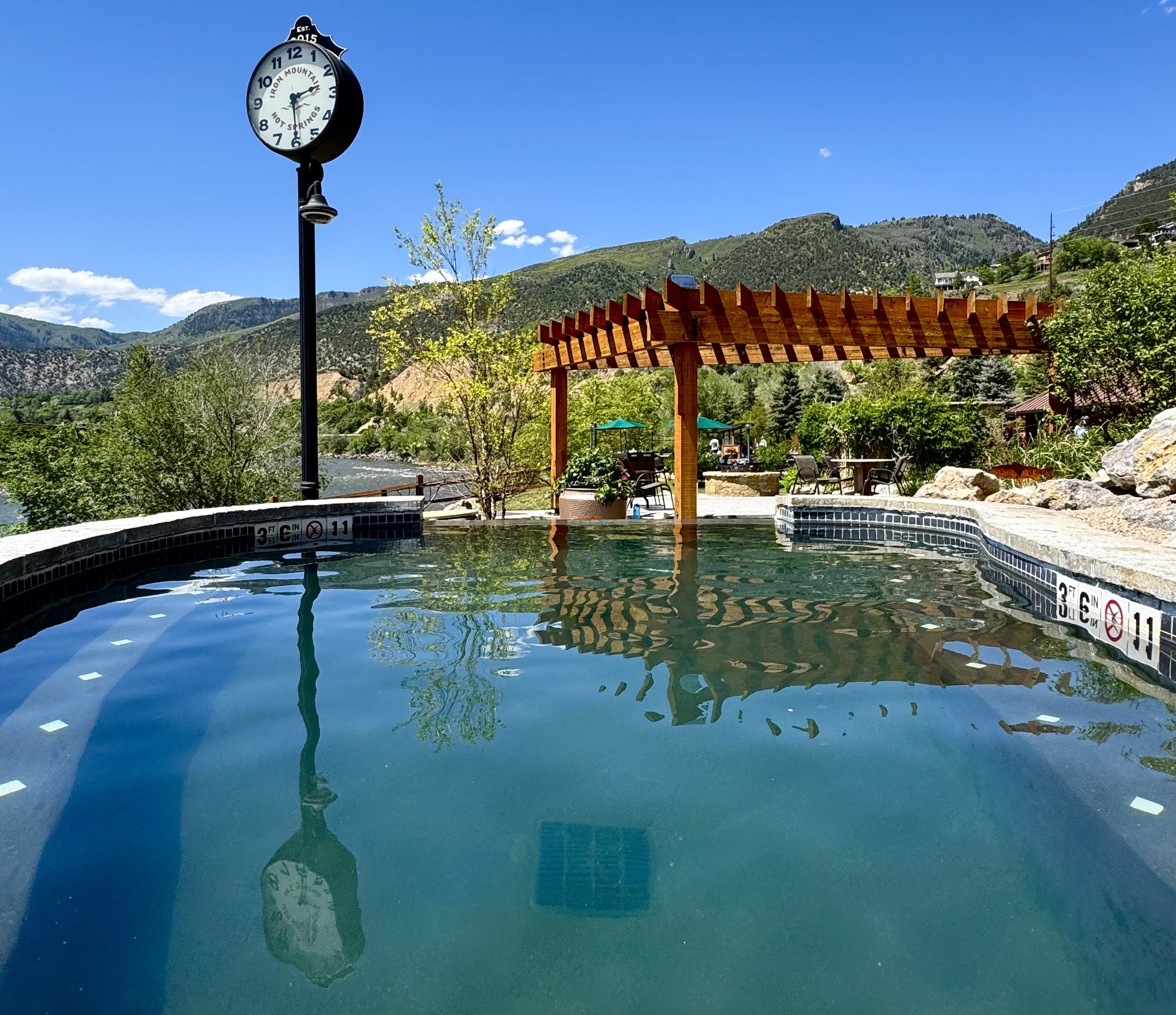 EarthlyExcursions Glenwood Springs Hot Springs (1).jpg