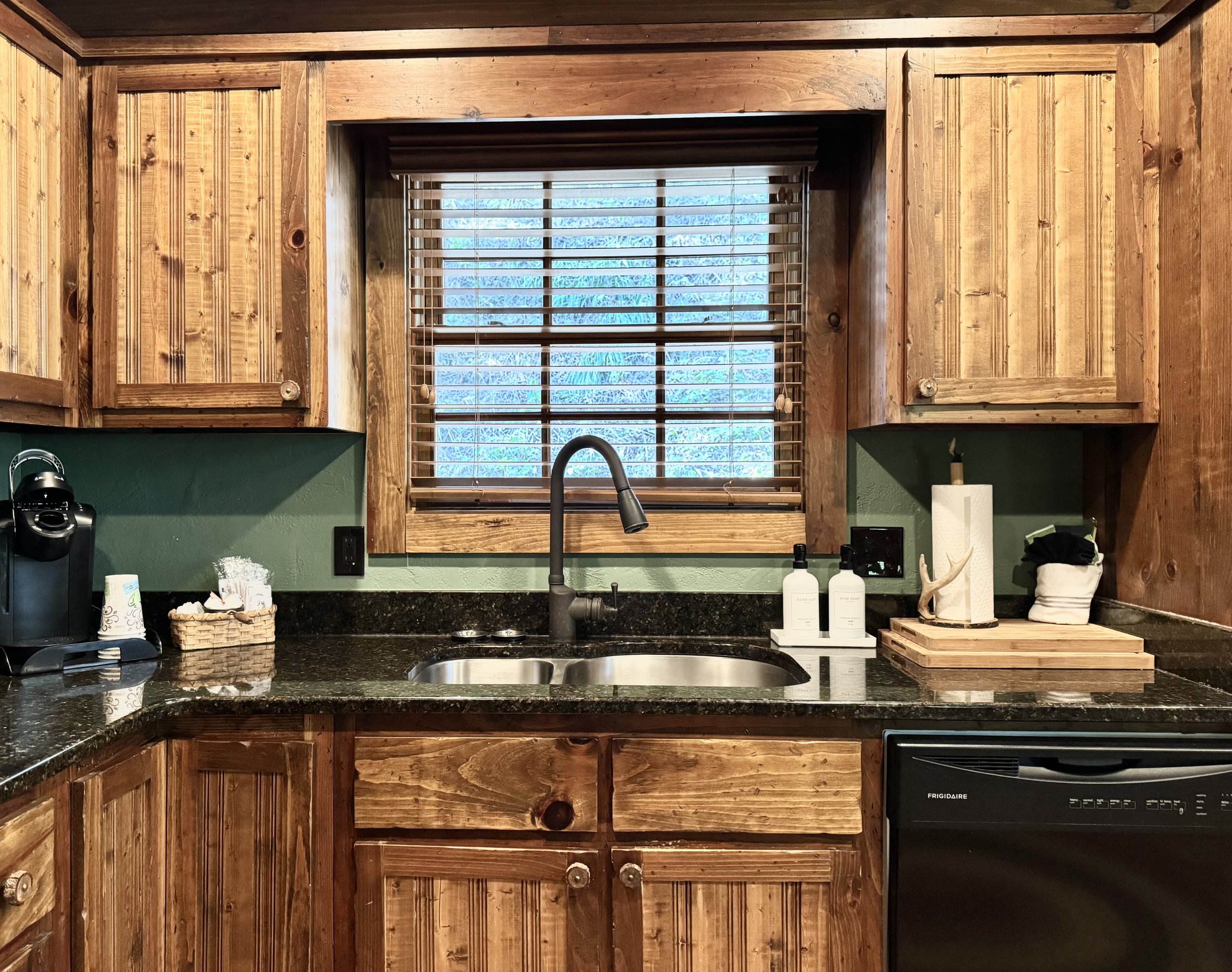 Jen33Travel-Tapoco-Lodge-NC (24).jpeg