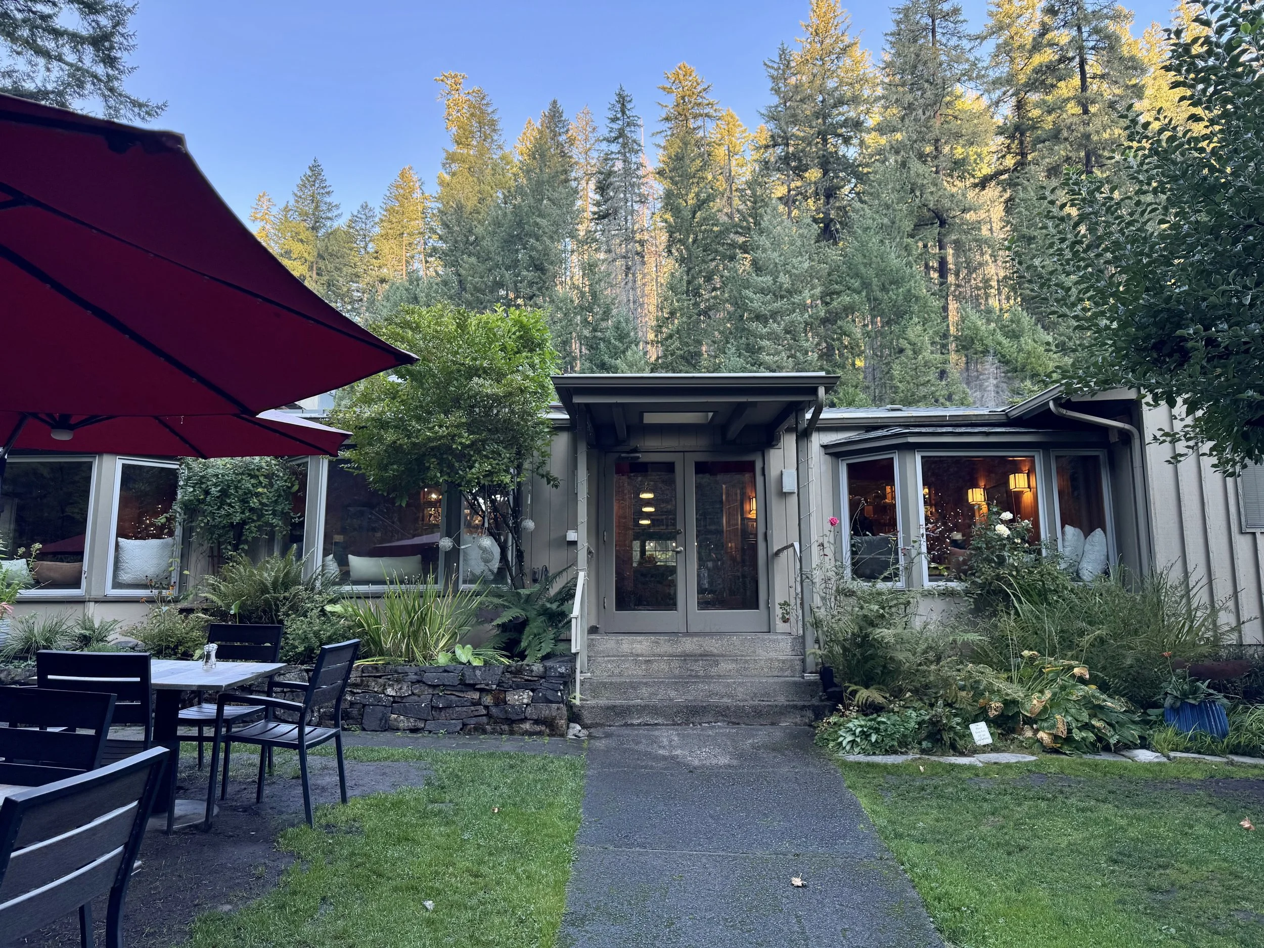 Jen33Travel_Steamboat_Inn_North_Umpqua (6).jpeg