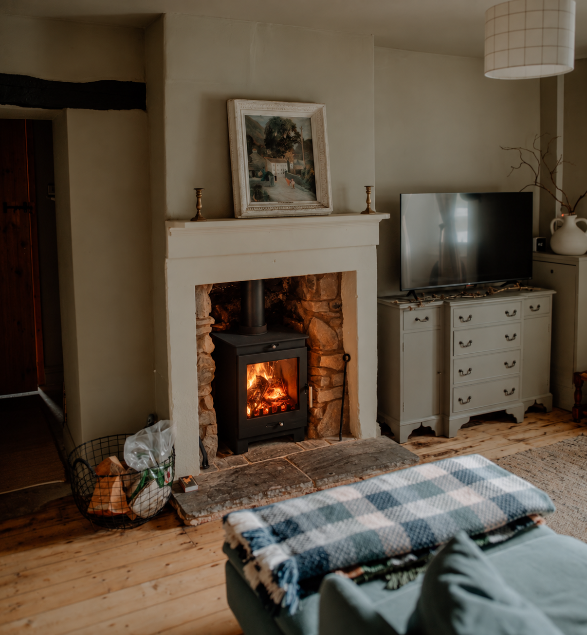 Cosy Cottage Fireplace Glow.png